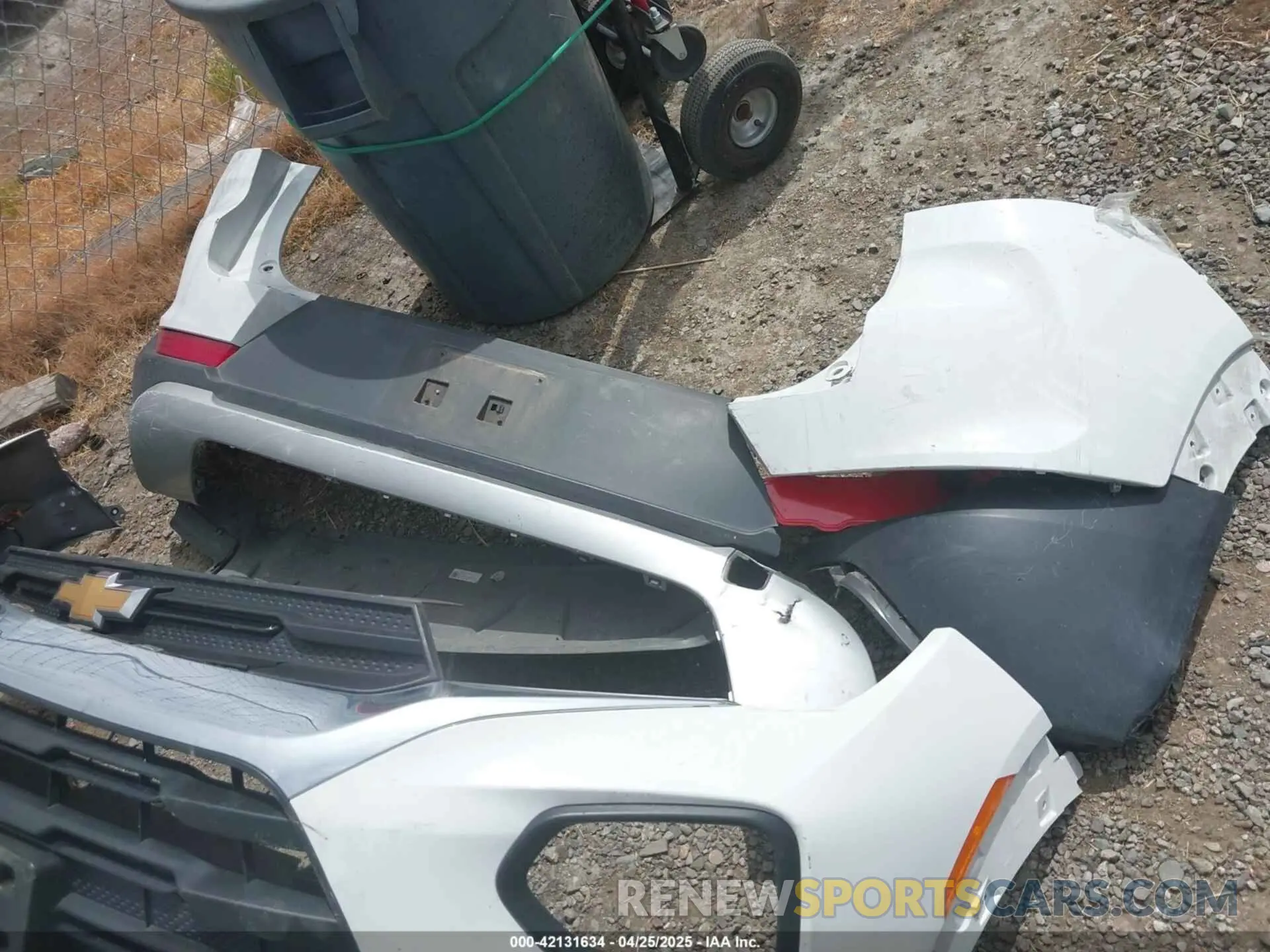 18 Photograph of a damaged car KL79MRSL0PB182561 CHEVROLET TRAILBLAZER 2023