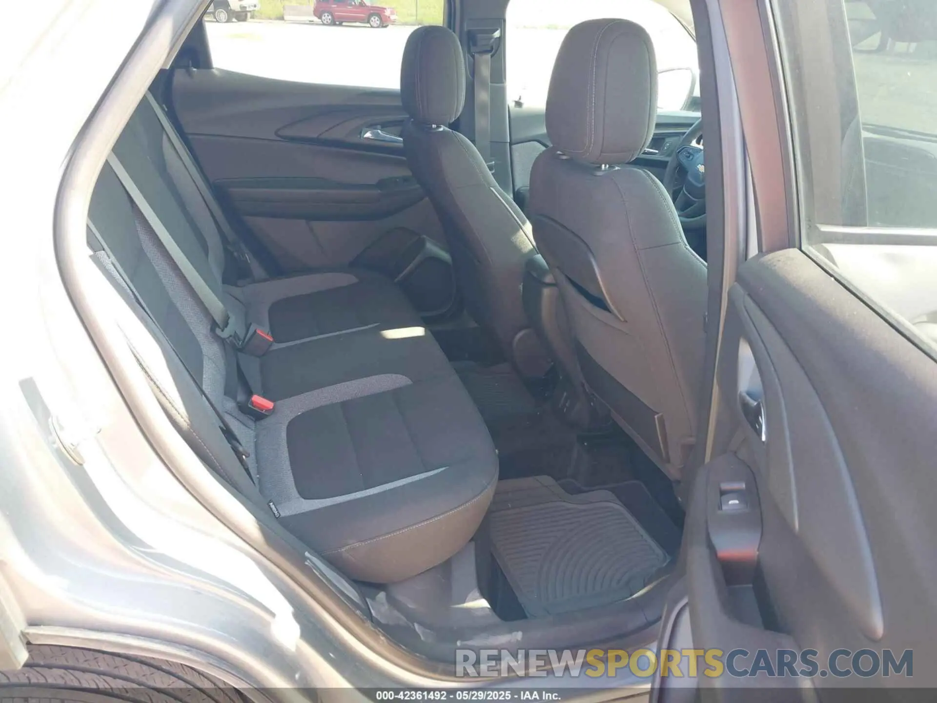 8 Photograph of a damaged car KL79MRSL2PB216225 CHEVROLET TRAILBLAZER 2023