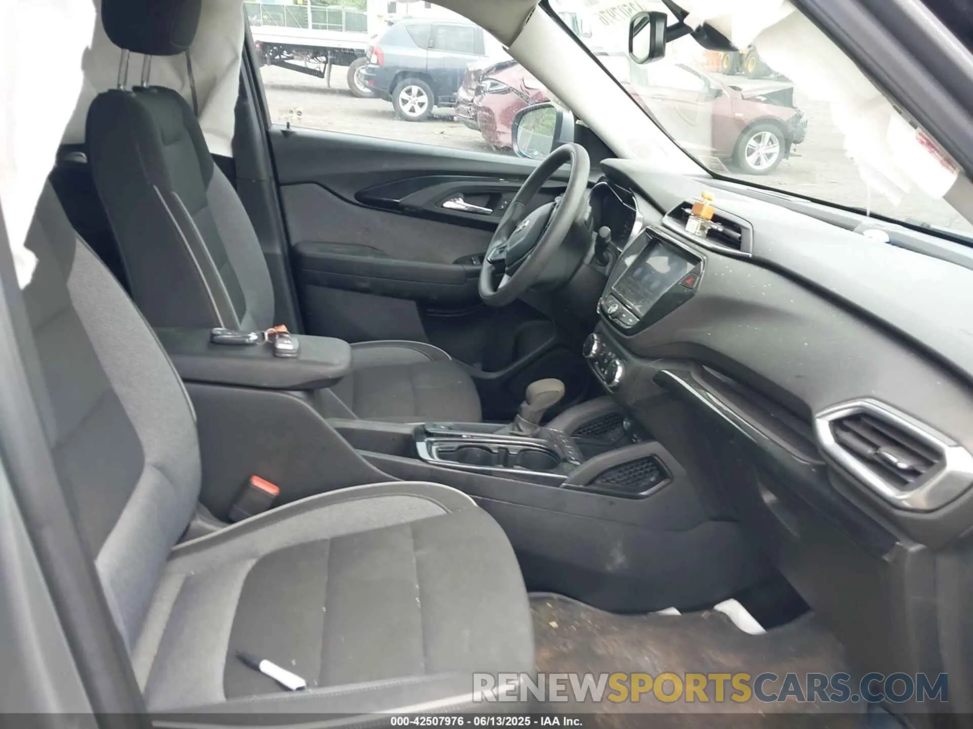 5 Photograph of a damaged car KL79MRSL3PB210319 CHEVROLET TRAILBLAZER 2023