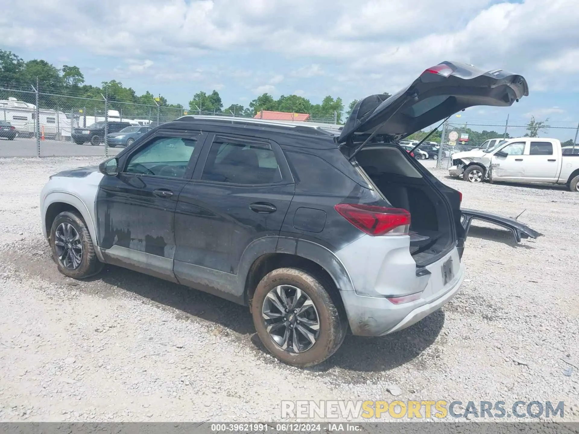 3 Photograph of a damaged car KL79MRSL4PB002403 CHEVROLET TRAILBLAZER 2023