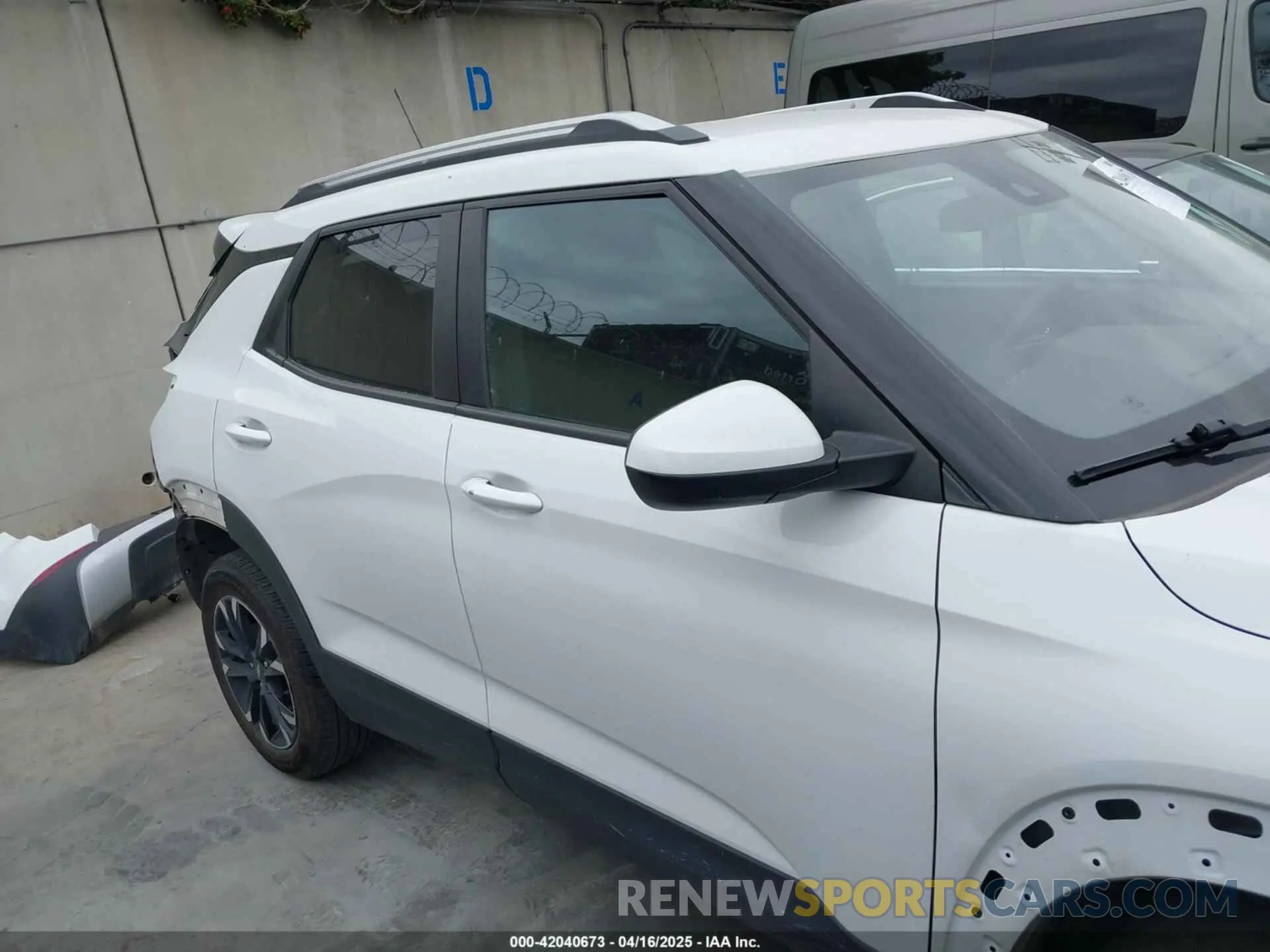 14 Photograph of a damaged car KL79MRSL5PB190333 CHEVROLET TRAILBLAZER 2023