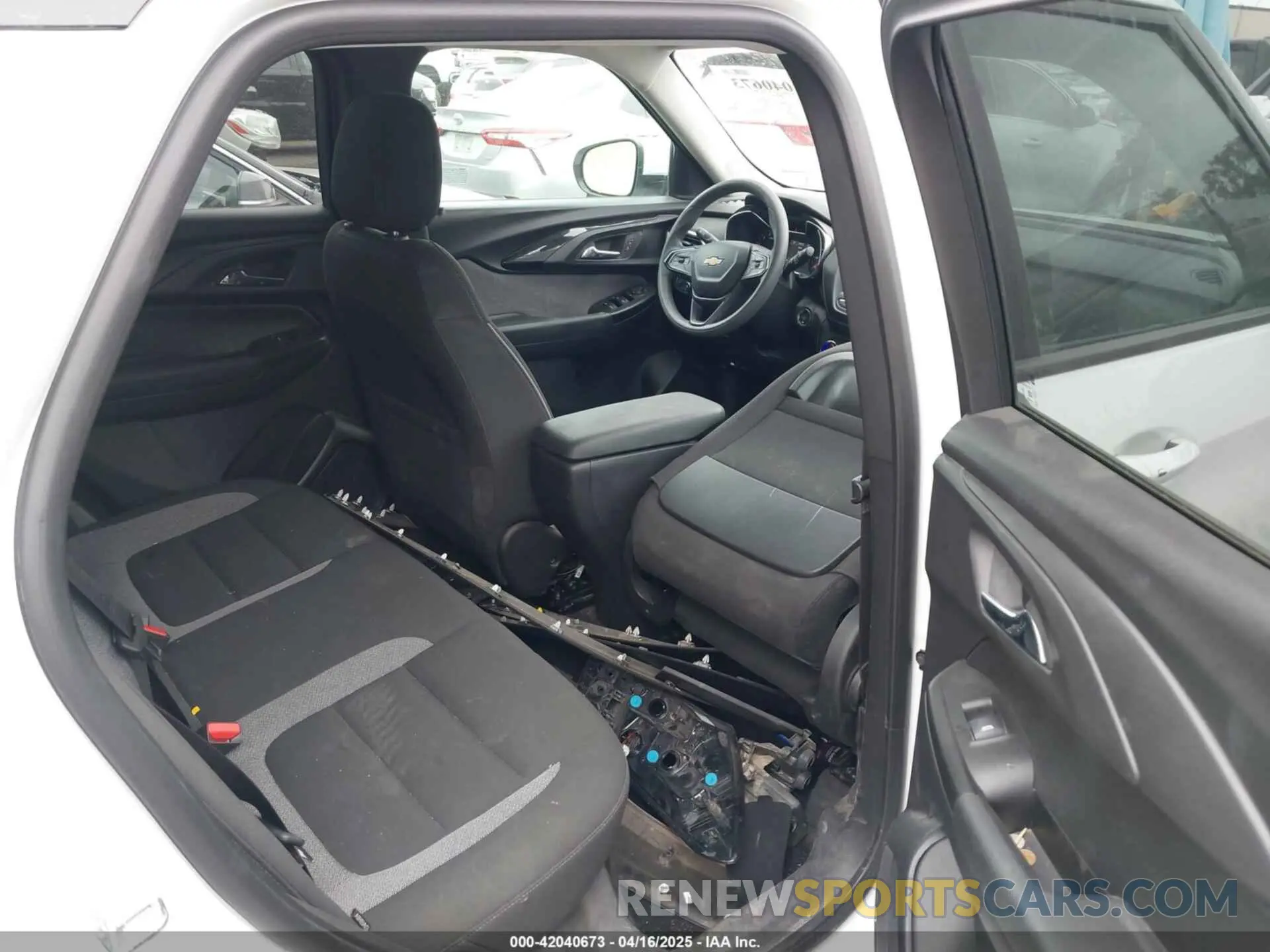 8 Photograph of a damaged car KL79MRSL5PB190333 CHEVROLET TRAILBLAZER 2023