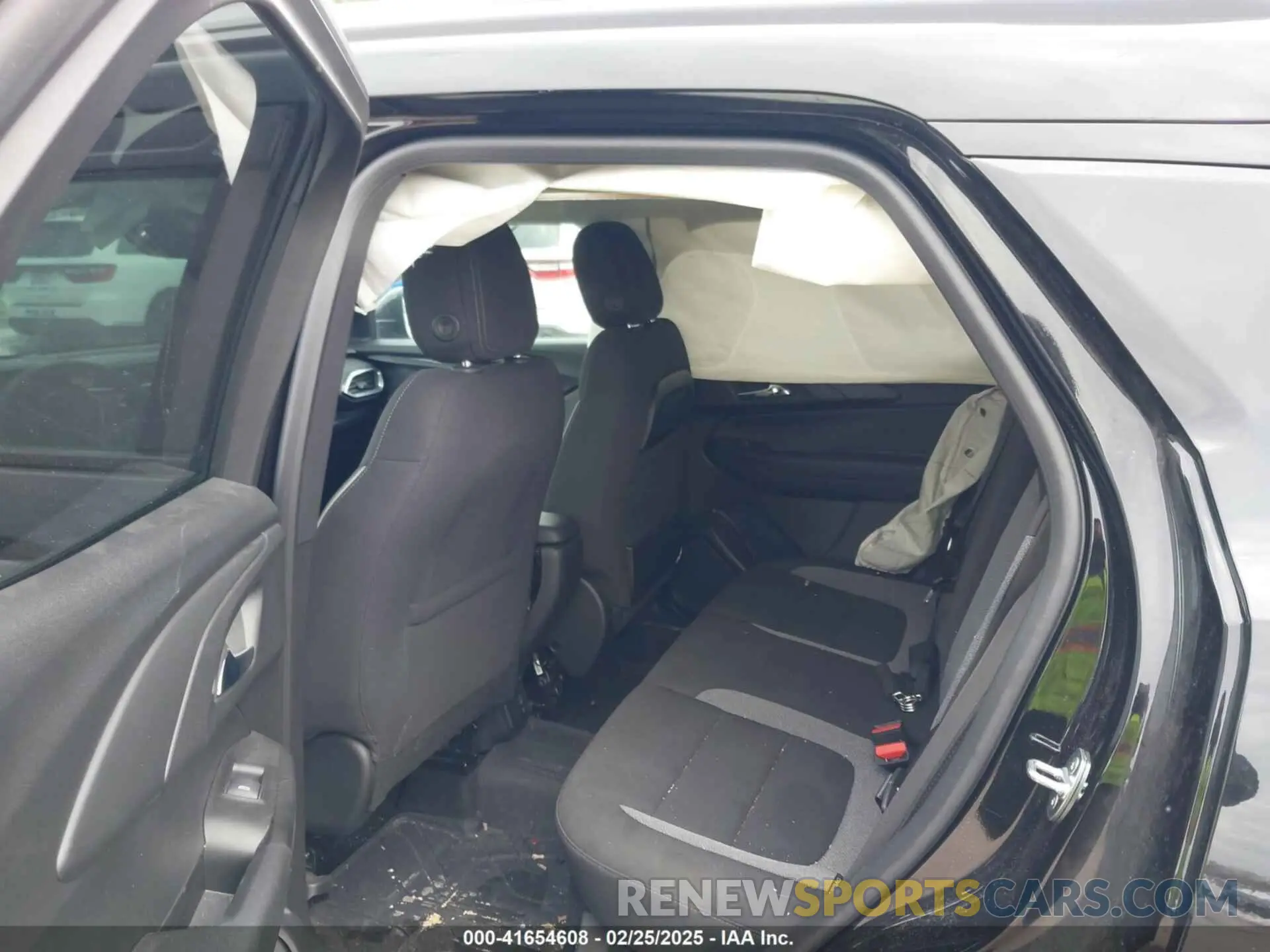 8 Photograph of a damaged car KL79MRSL6PB189806 CHEVROLET TRAILBLAZER 2023