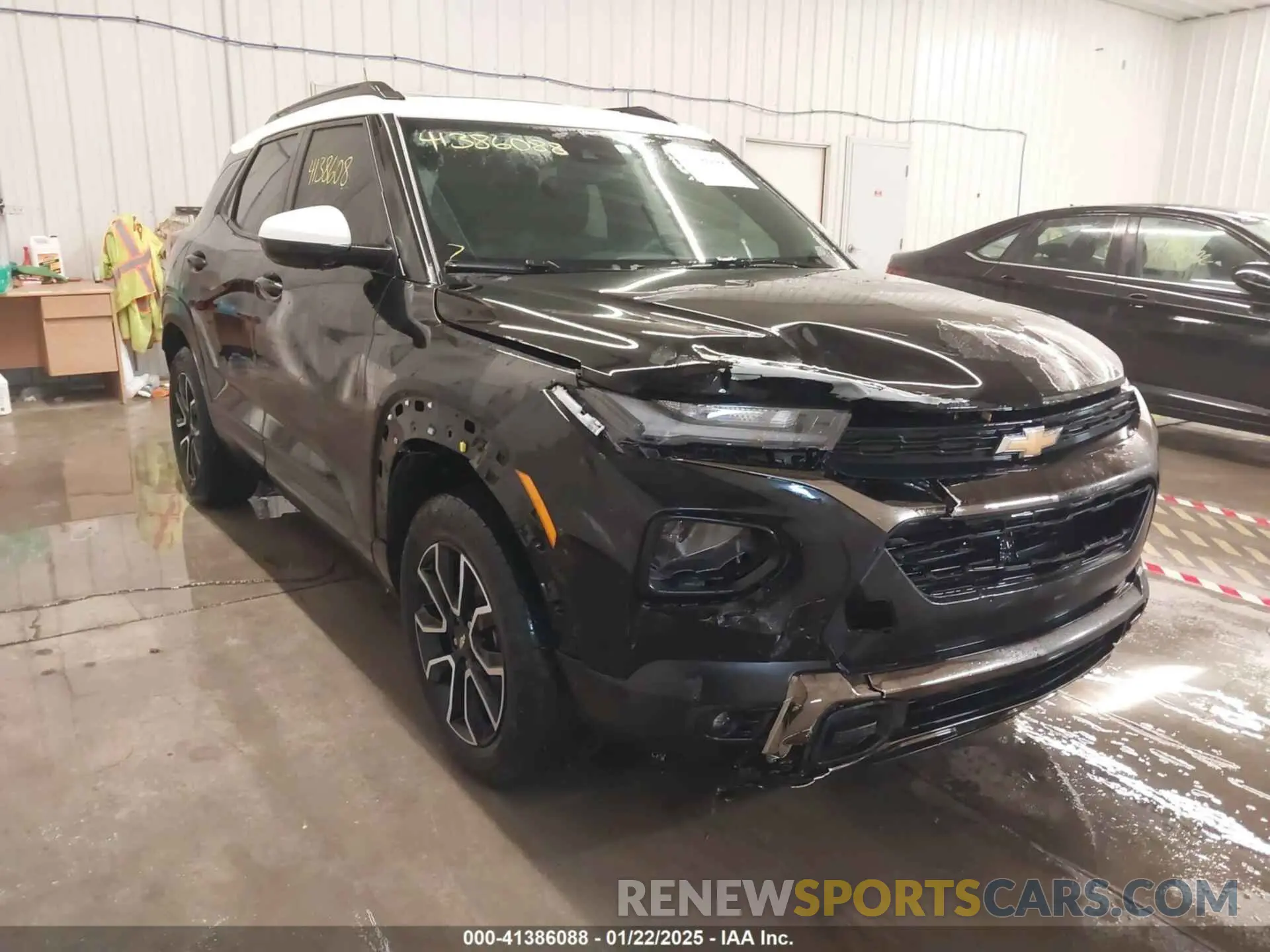 1 Photograph of a damaged car KL79MSSL1PB105561 CHEVROLET TRAILBLAZER 2023