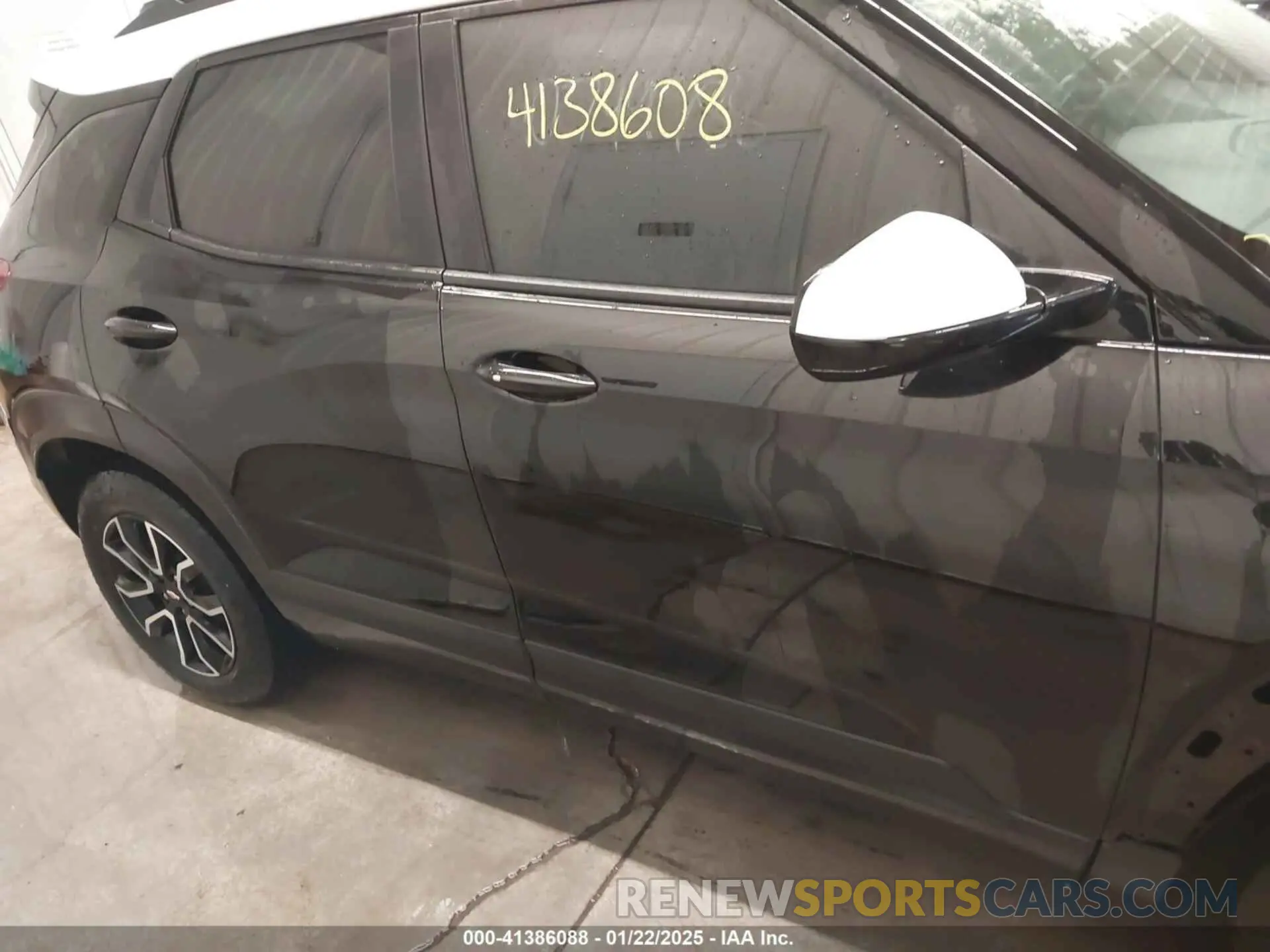 13 Photograph of a damaged car KL79MSSL1PB105561 CHEVROLET TRAILBLAZER 2023
