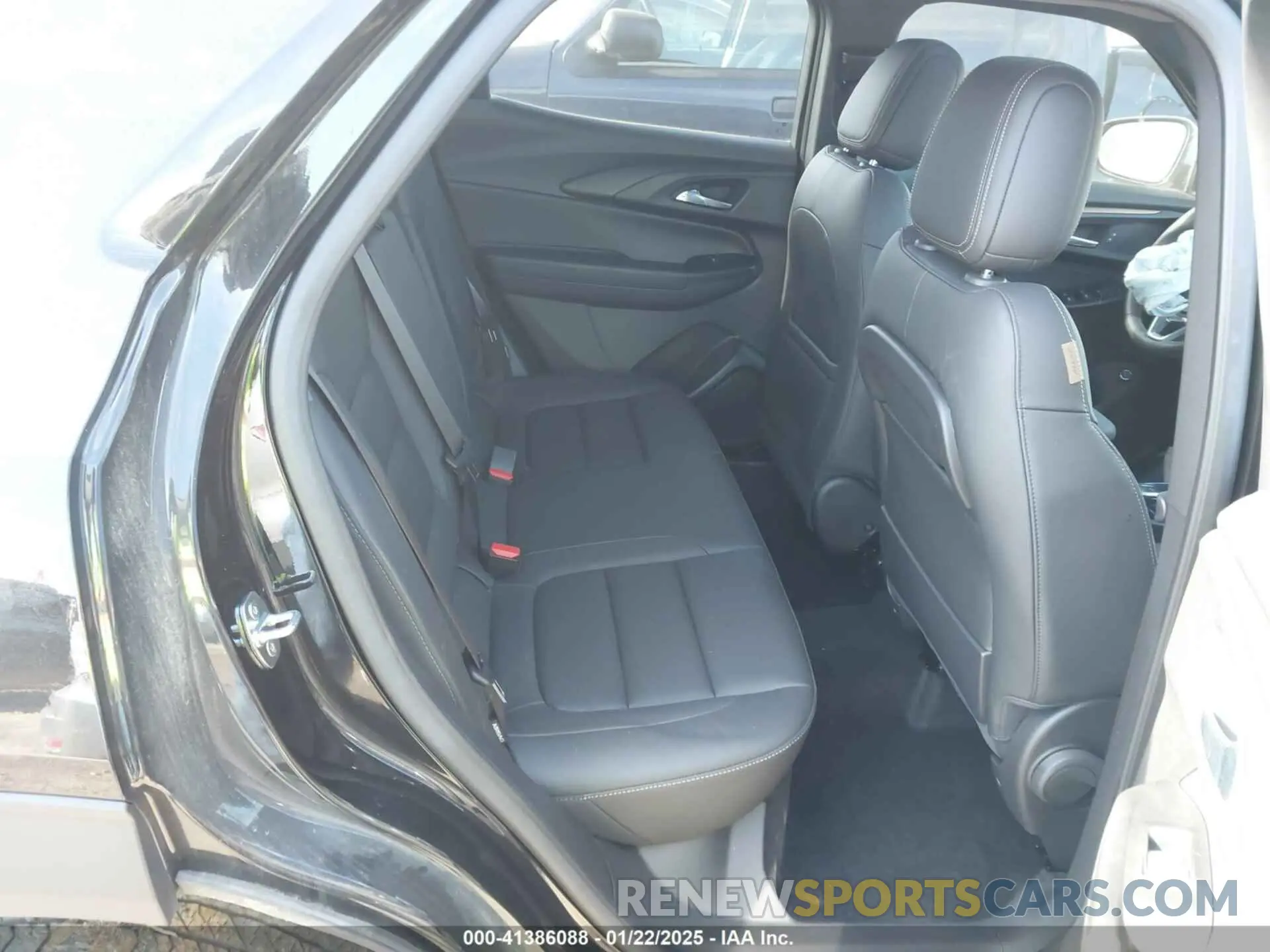 8 Photograph of a damaged car KL79MSSL1PB105561 CHEVROLET TRAILBLAZER 2023
