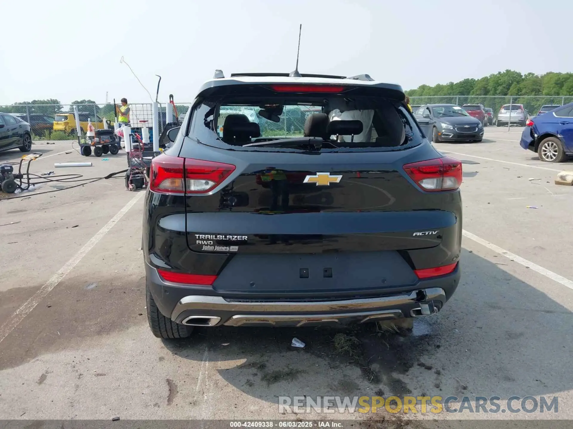 17 Photograph of a damaged car KL79MSSL8PB052177 CHEVROLET TRAILBLAZER 2023
