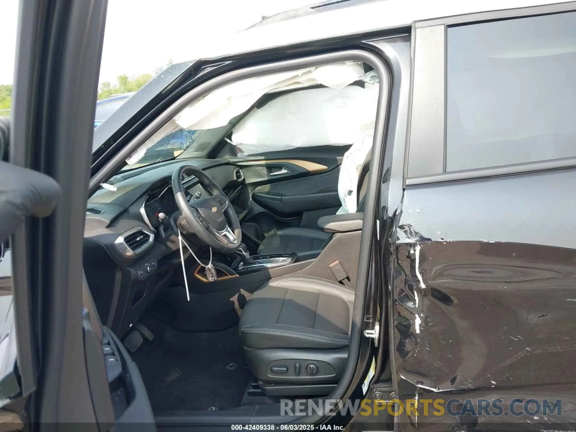 5 Photograph of a damaged car KL79MSSL8PB052177 CHEVROLET TRAILBLAZER 2023