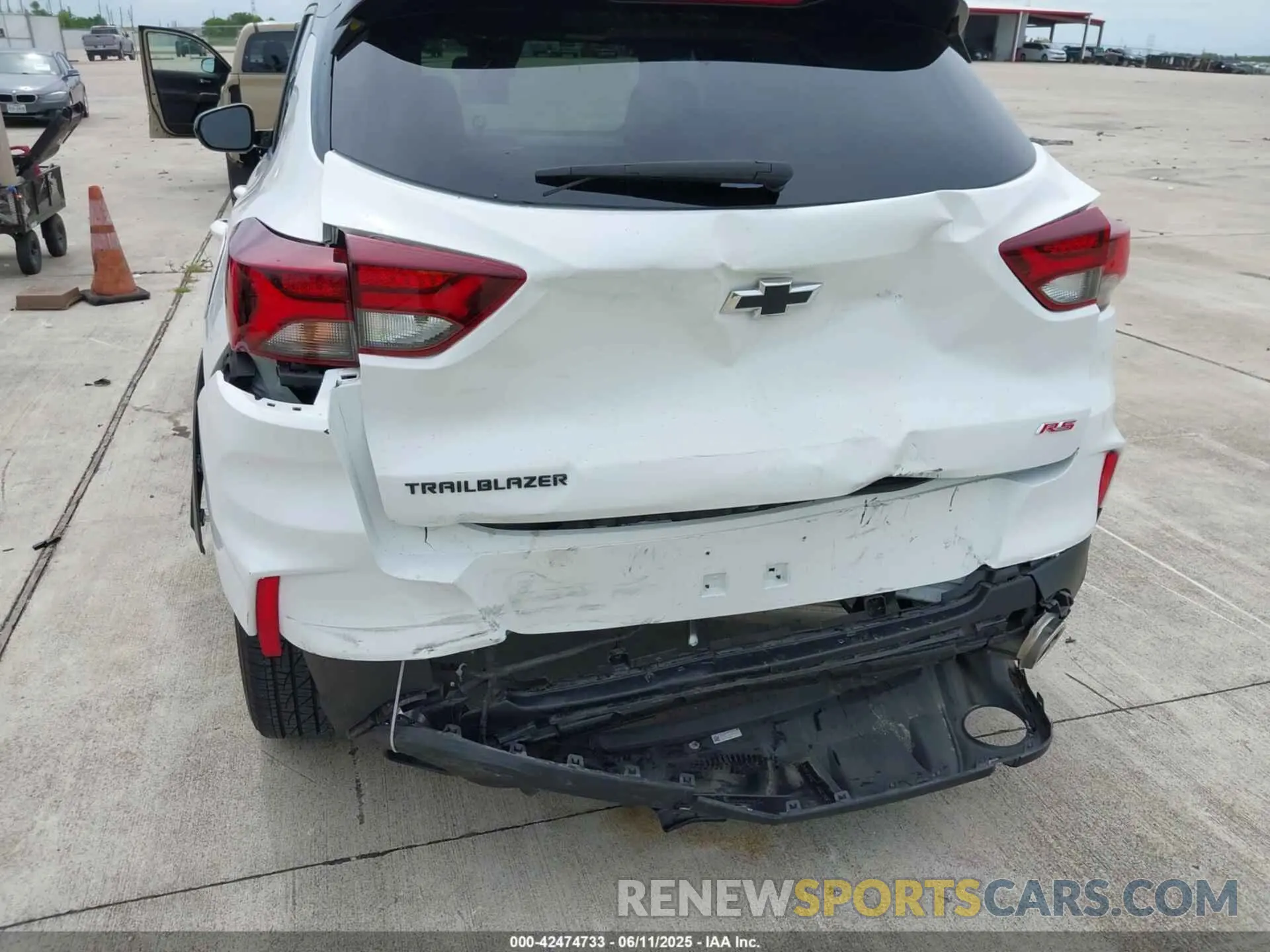 6 Photograph of a damaged car KL79MTSL3PB207451 CHEVROLET TRAILBLAZER 2023