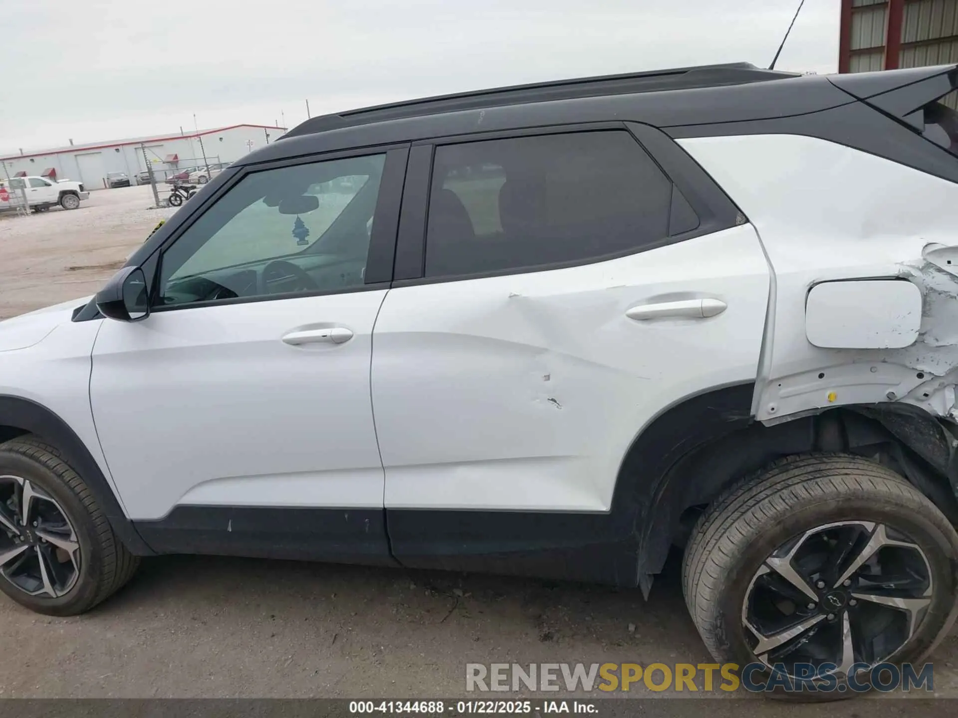 14 Photograph of a damaged car KL79MTSL5PB175411 CHEVROLET TRAILBLAZER 2023