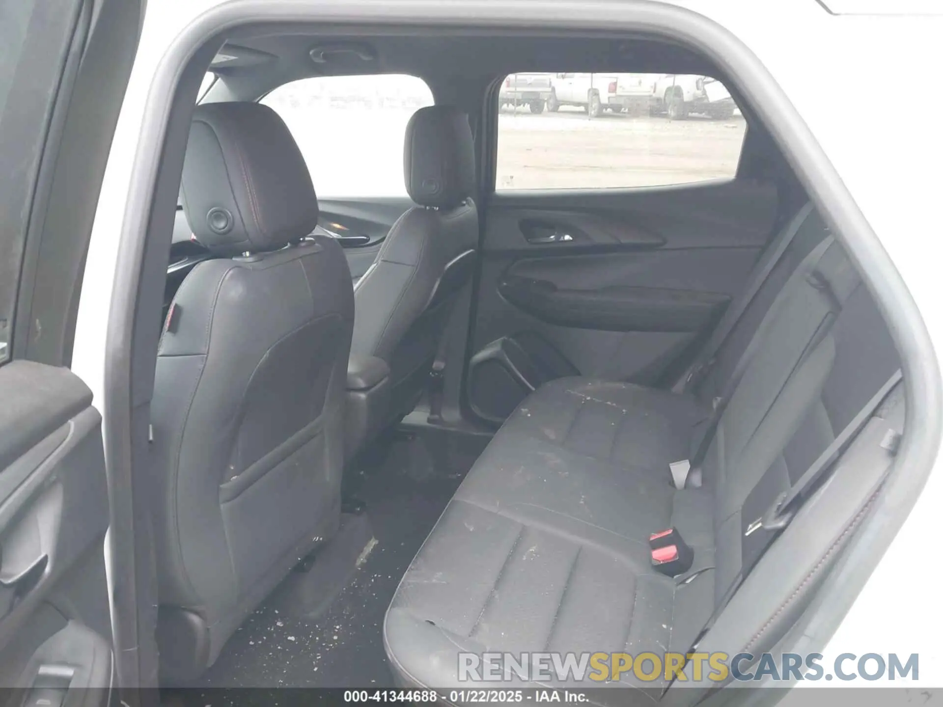 8 Photograph of a damaged car KL79MTSL5PB175411 CHEVROLET TRAILBLAZER 2023