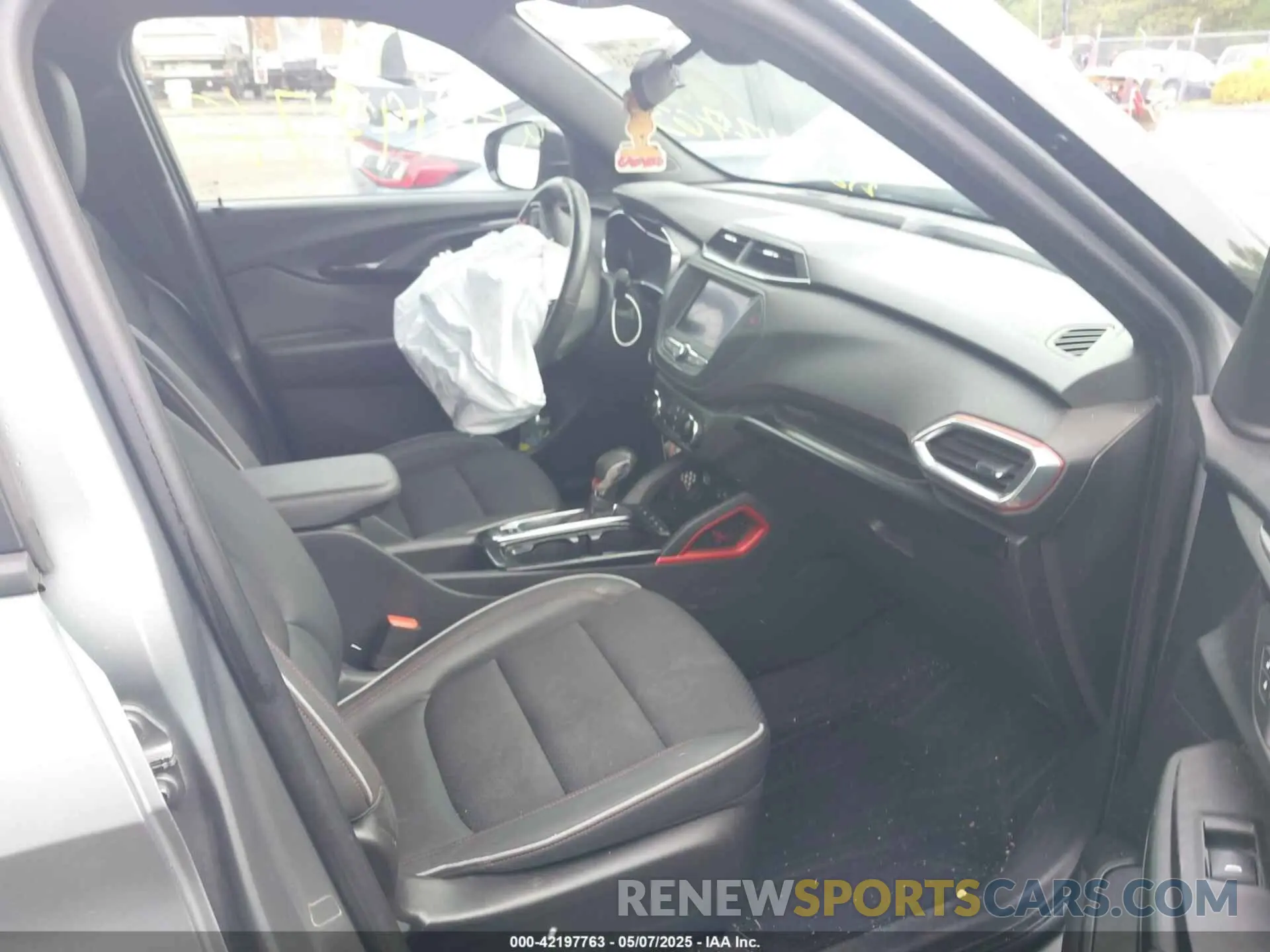 5 Photograph of a damaged car KL79MTSL8PB060611 CHEVROLET TRAILBLAZER 2023