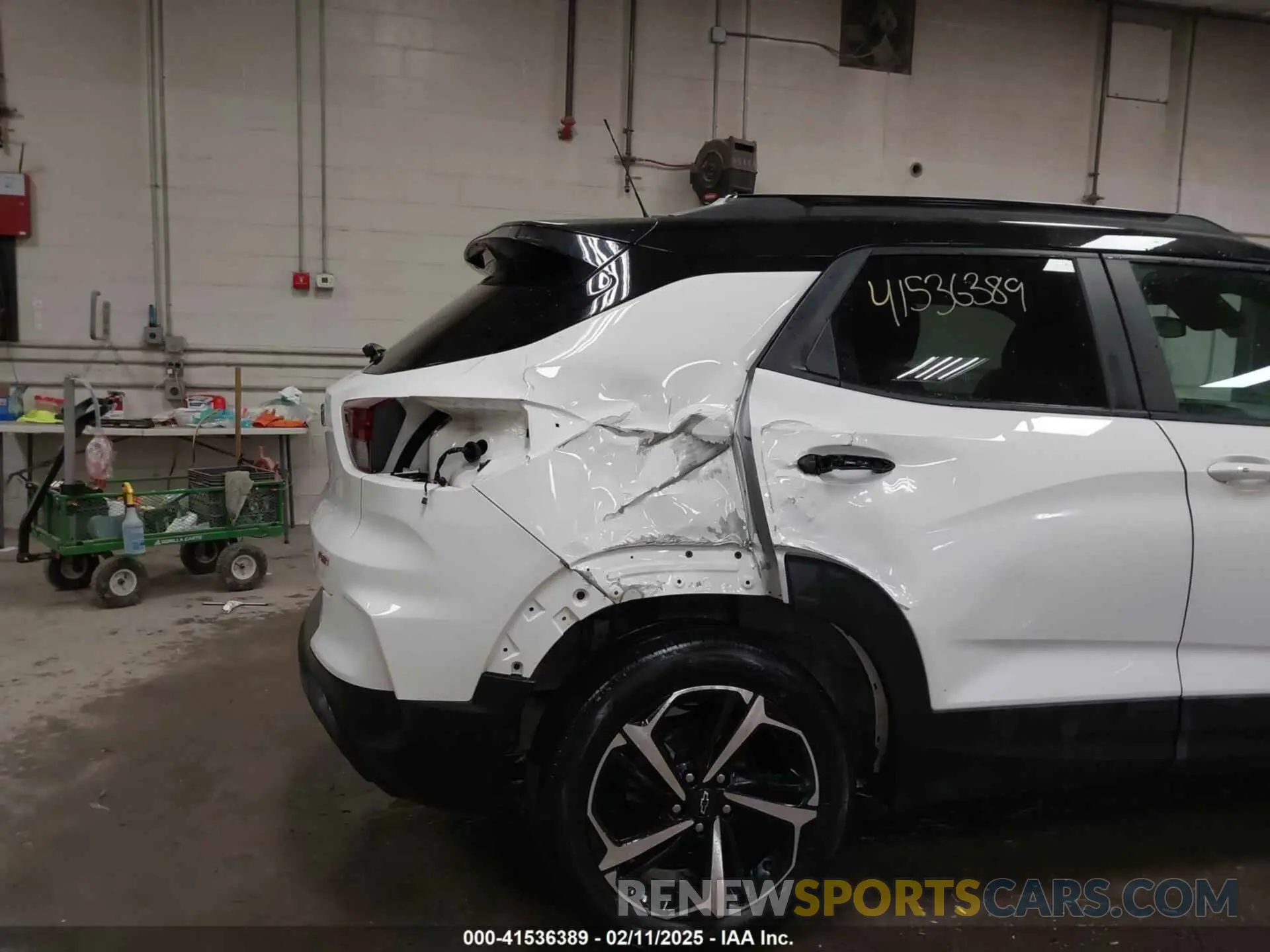 18 Photograph of a damaged car KL79MUSL0PB066943 CHEVROLET TRAILBLAZER 2023