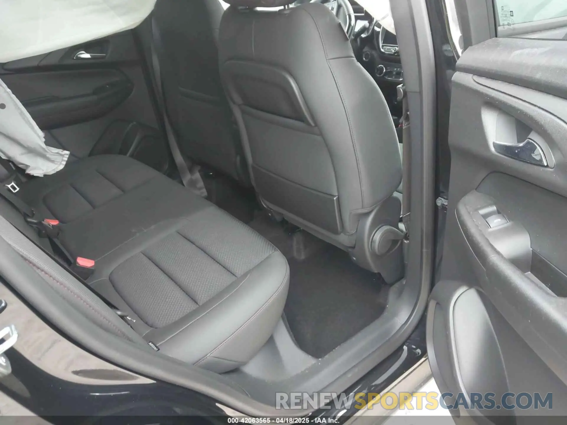 8 Photograph of a damaged car KL79MUSL2PB151394 CHEVROLET TRAILBLAZER 2023