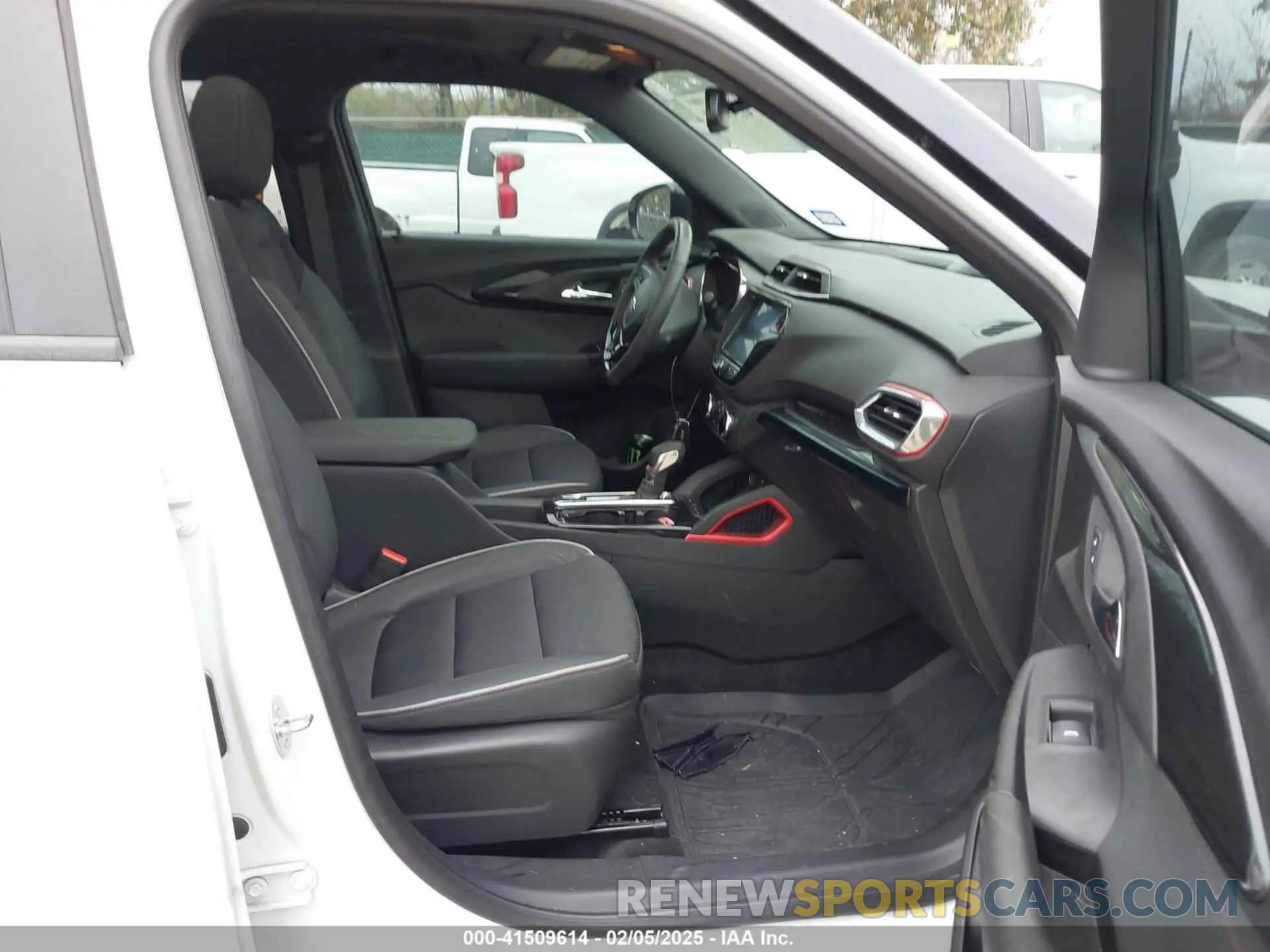 5 Photograph of a damaged car KL79MUSL3PB218665 CHEVROLET TRAILBLAZER 2023
