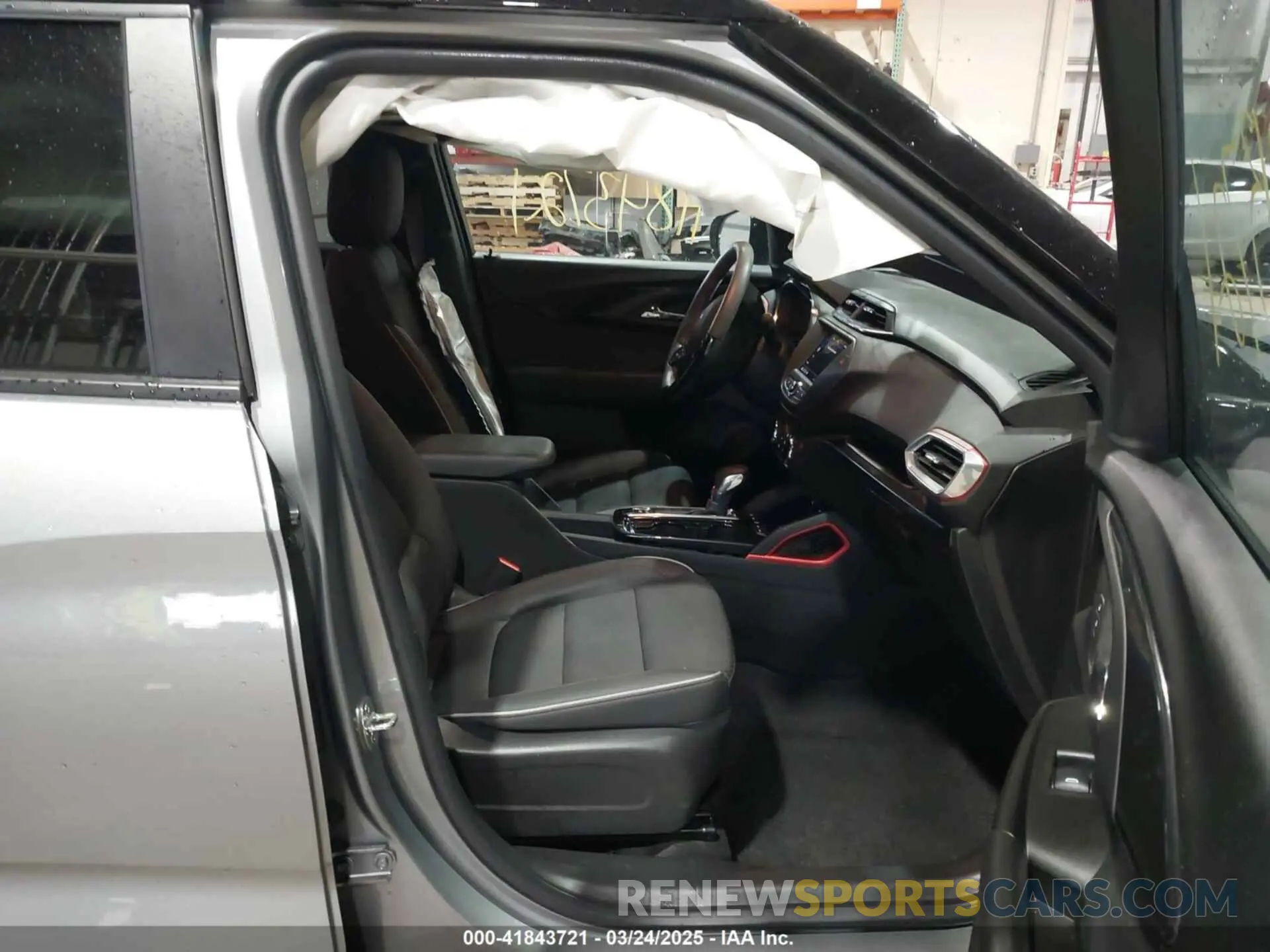 5 Photograph of a damaged car KL79MUSLXPB127036 CHEVROLET TRAILBLAZER 2023