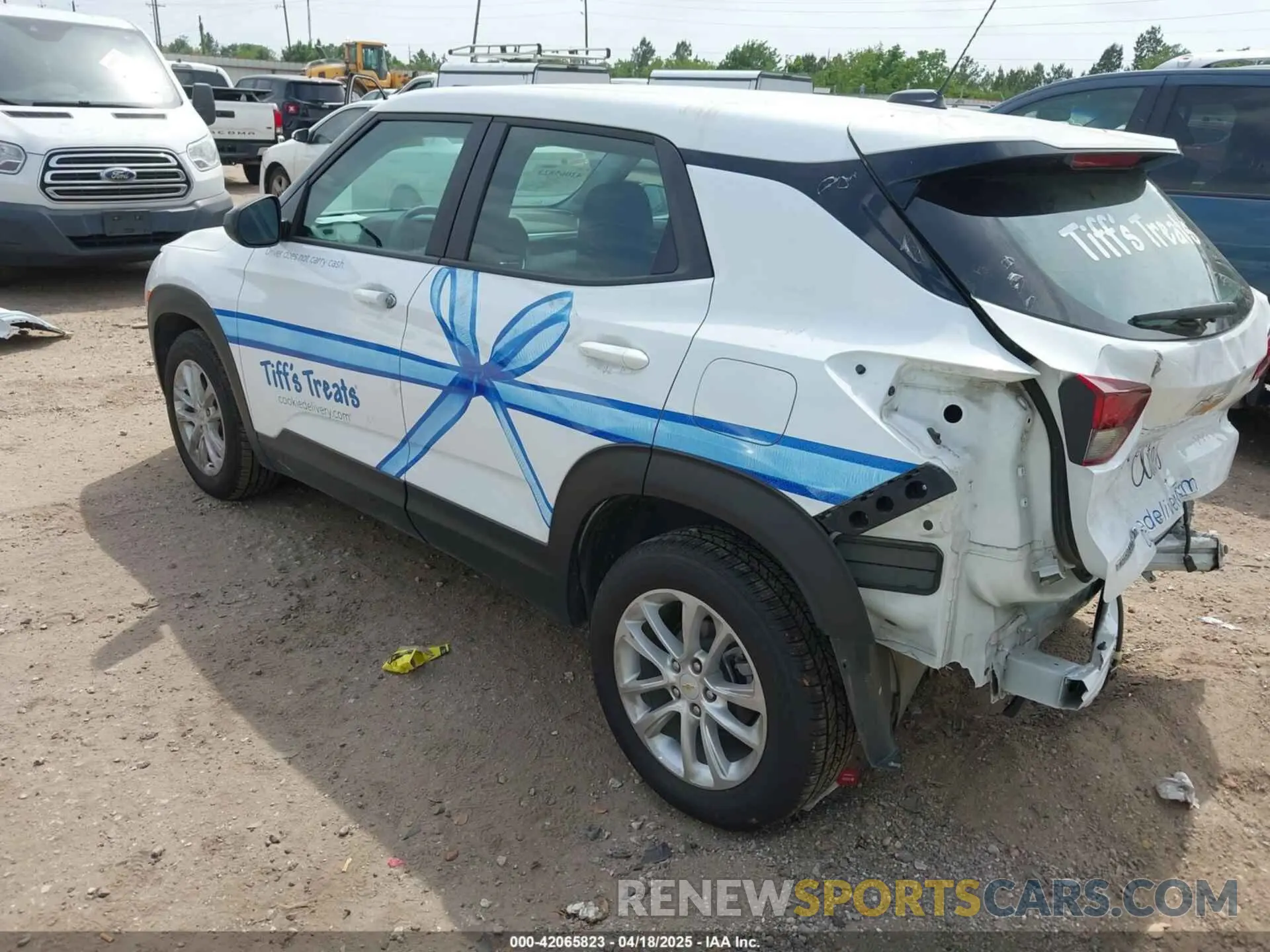 3 Photograph of a damaged car KL79MMS22RB098092 CHEVROLET TRAILBLAZER 2024