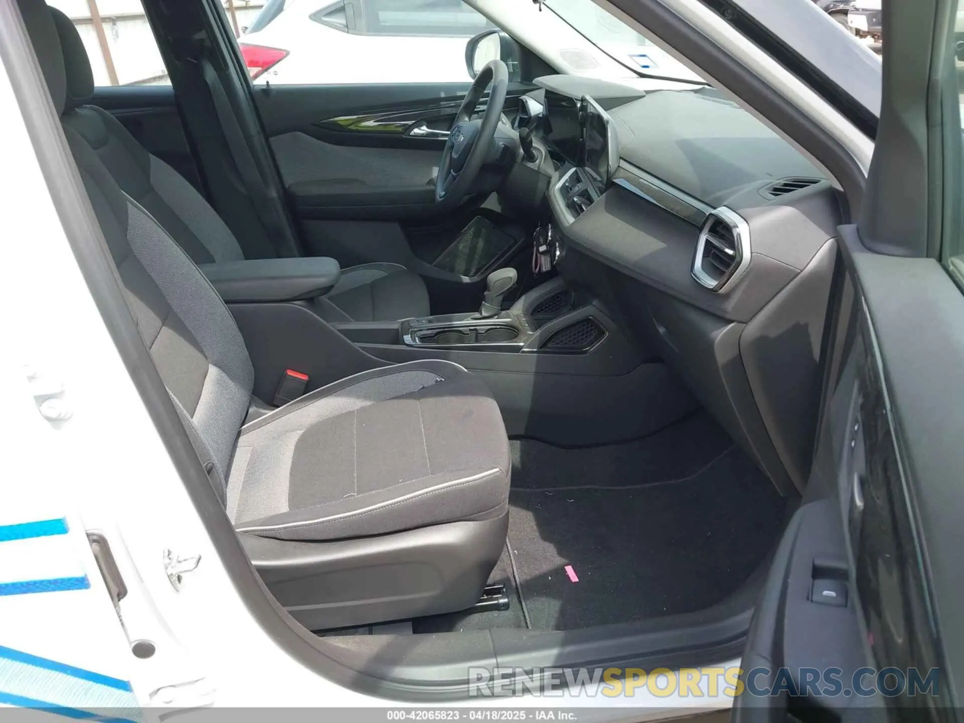5 Photograph of a damaged car KL79MMS22RB098092 CHEVROLET TRAILBLAZER 2024