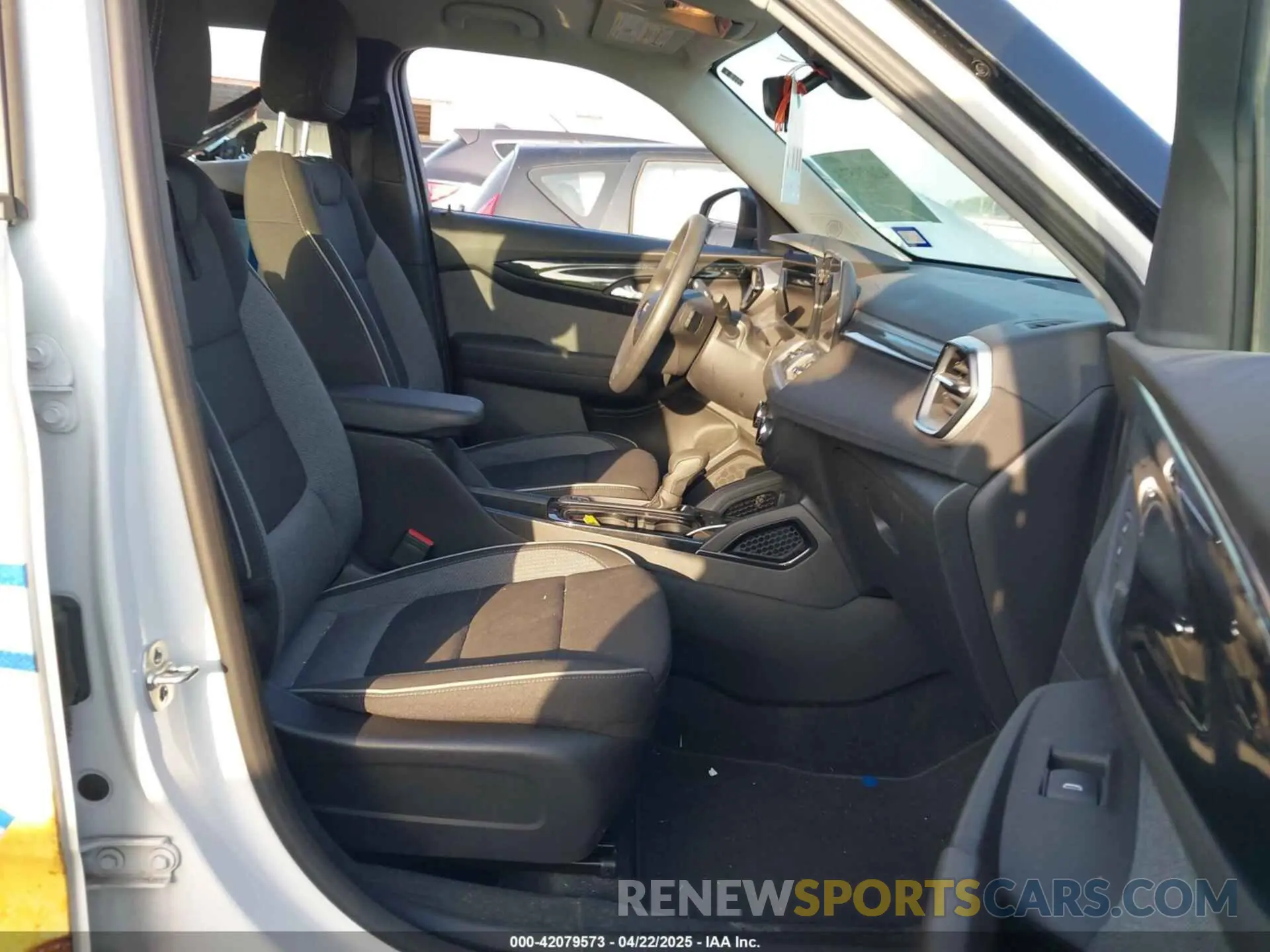 5 Photograph of a damaged car KL79MMS28RB098209 CHEVROLET TRAILBLAZER 2024
