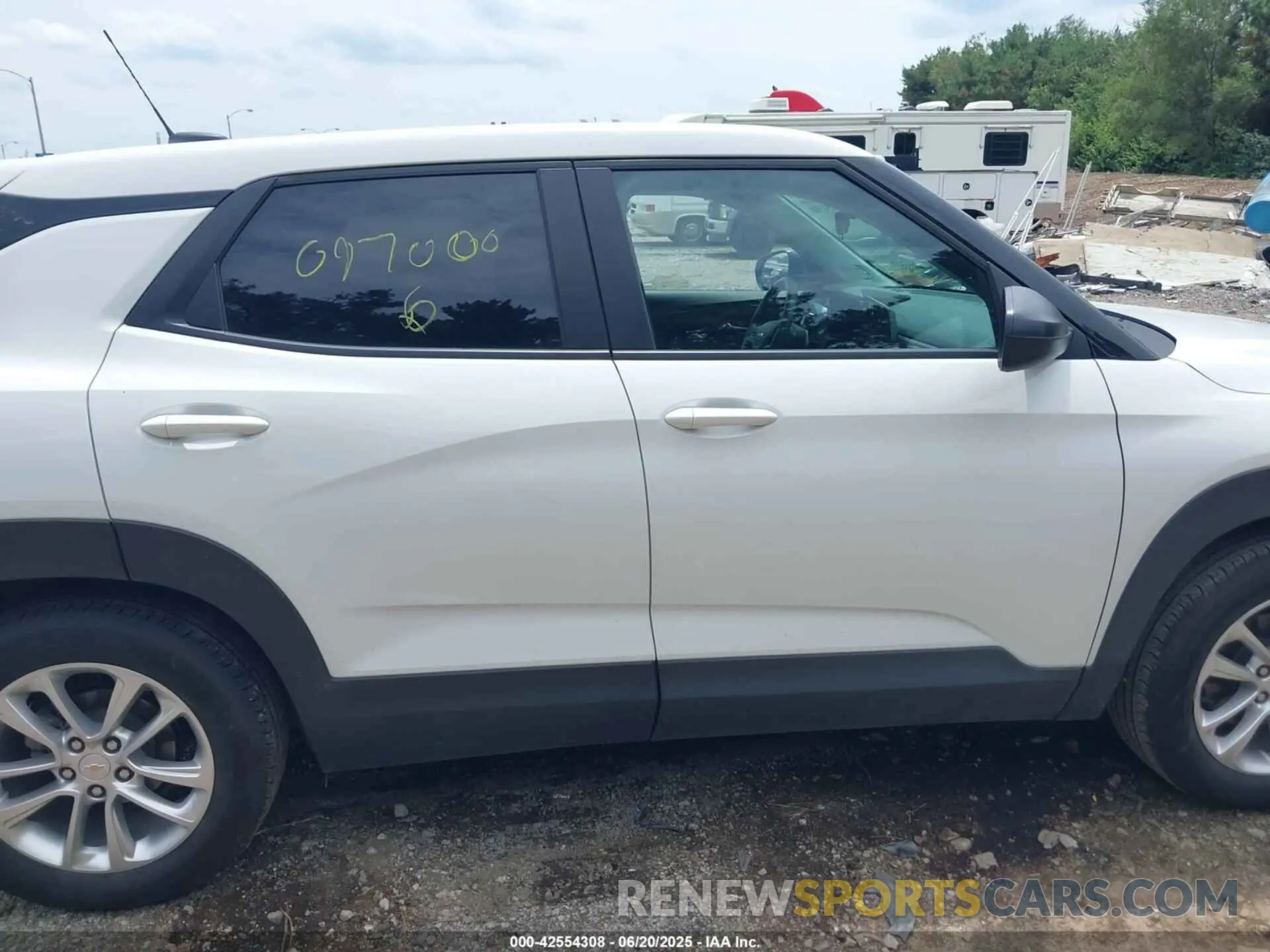 13 Photograph of a damaged car KL79MMSL9RB097000 CHEVROLET TRAILBLAZER 2024