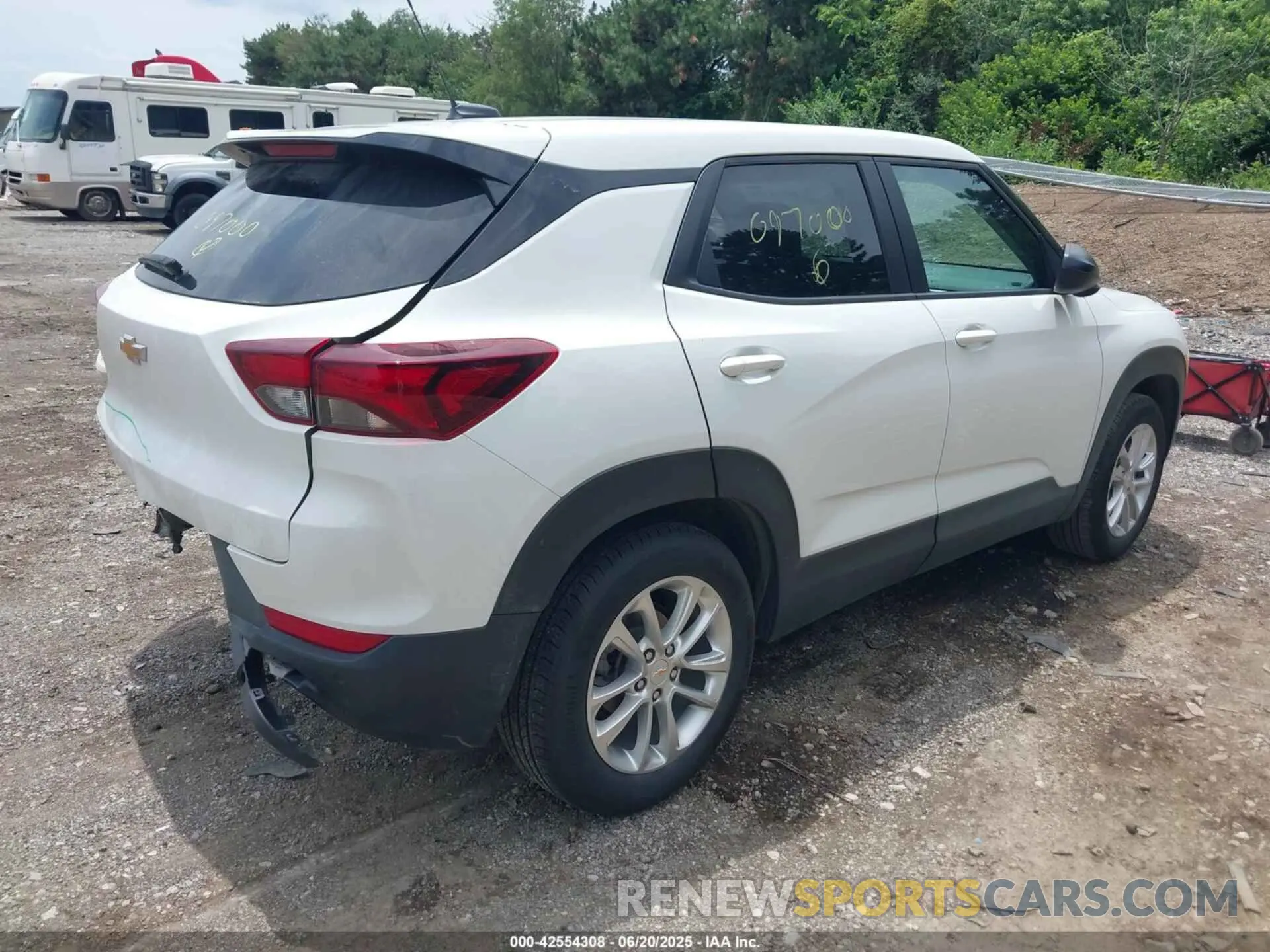 4 Photograph of a damaged car KL79MMSL9RB097000 CHEVROLET TRAILBLAZER 2024