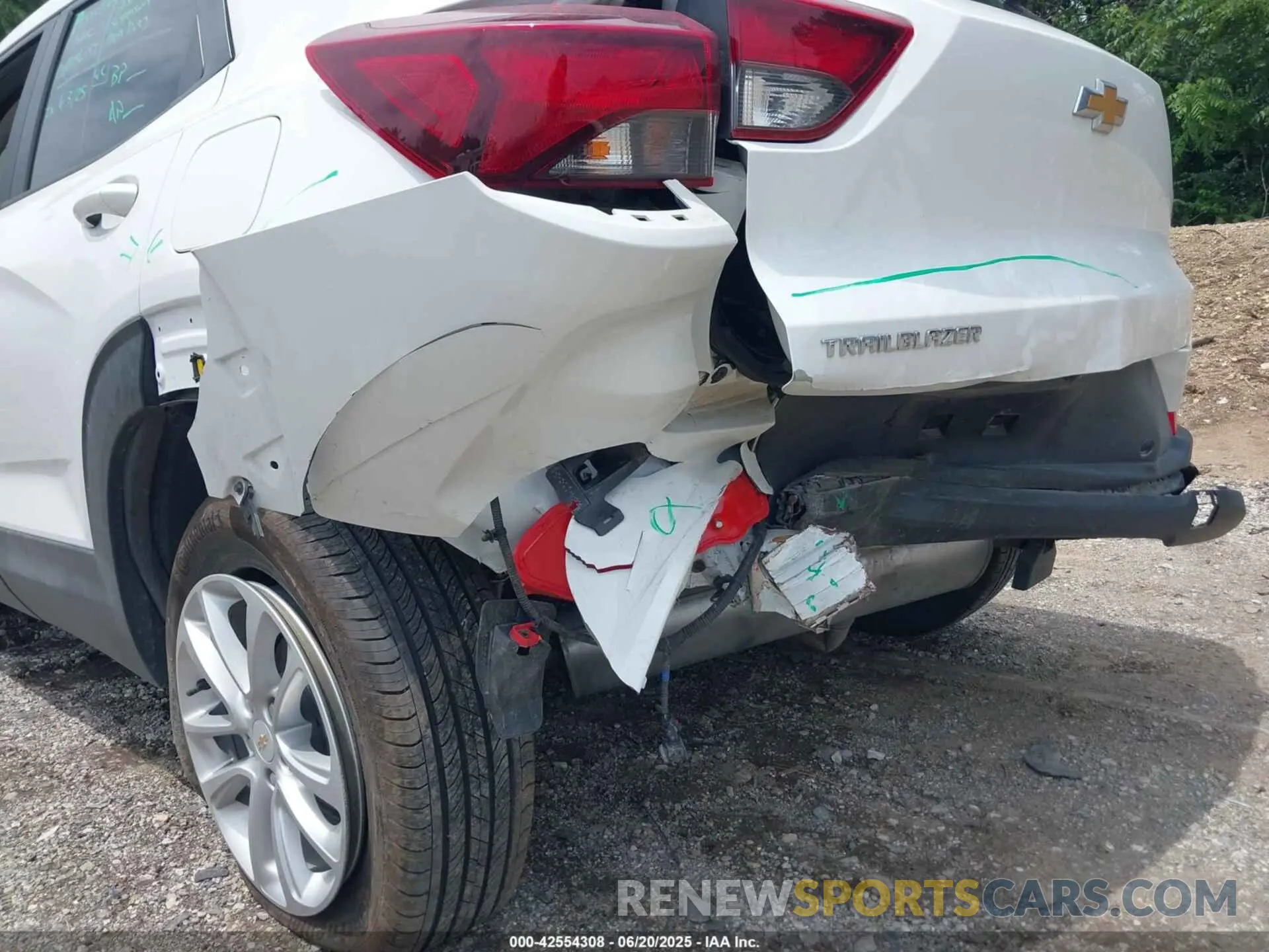 6 Photograph of a damaged car KL79MMSL9RB097000 CHEVROLET TRAILBLAZER 2024