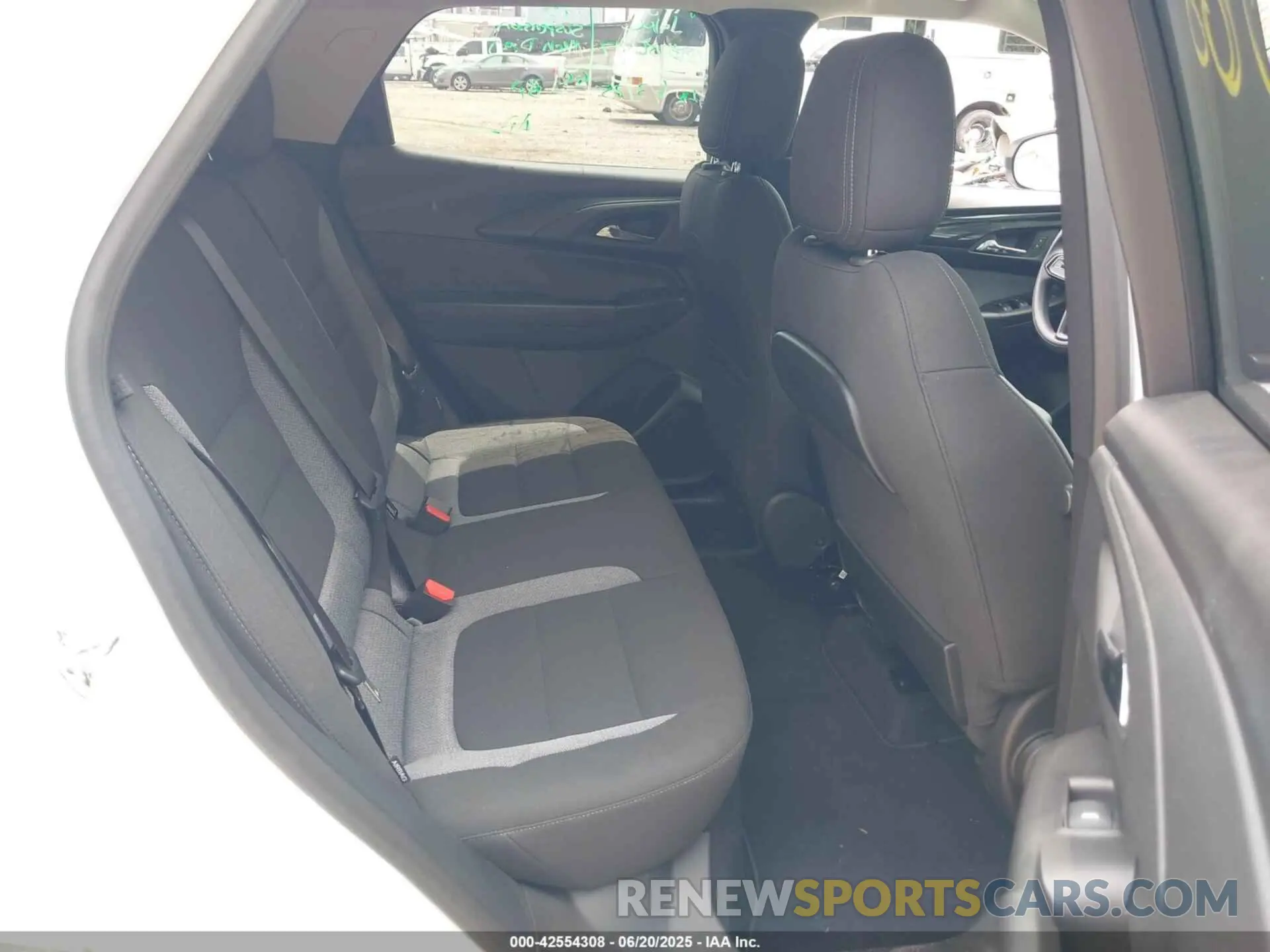 8 Photograph of a damaged car KL79MMSL9RB097000 CHEVROLET TRAILBLAZER 2024