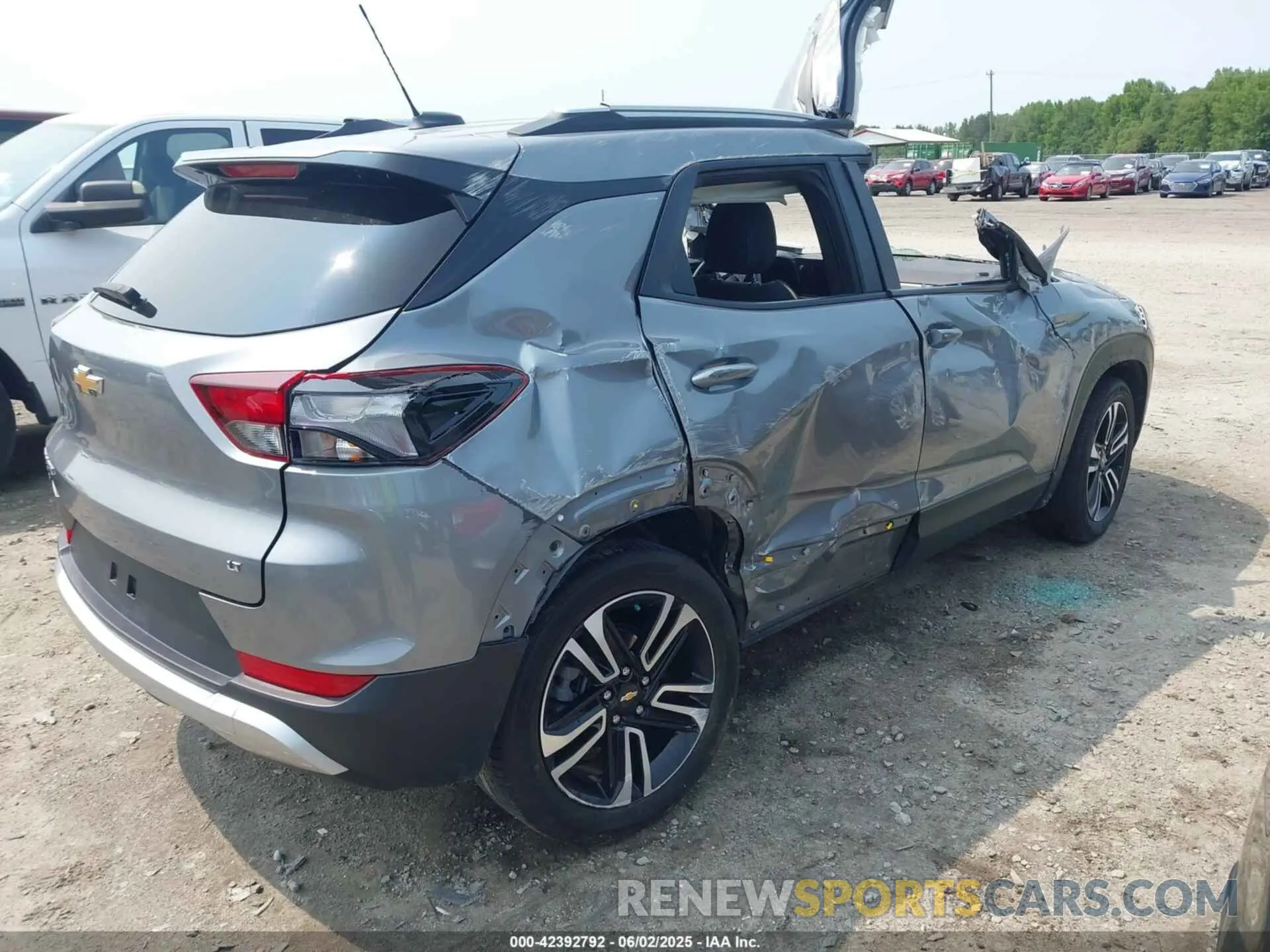 4 Photograph of a damaged car KL79MPS20RB086704 CHEVROLET TRAILBLAZER 2024