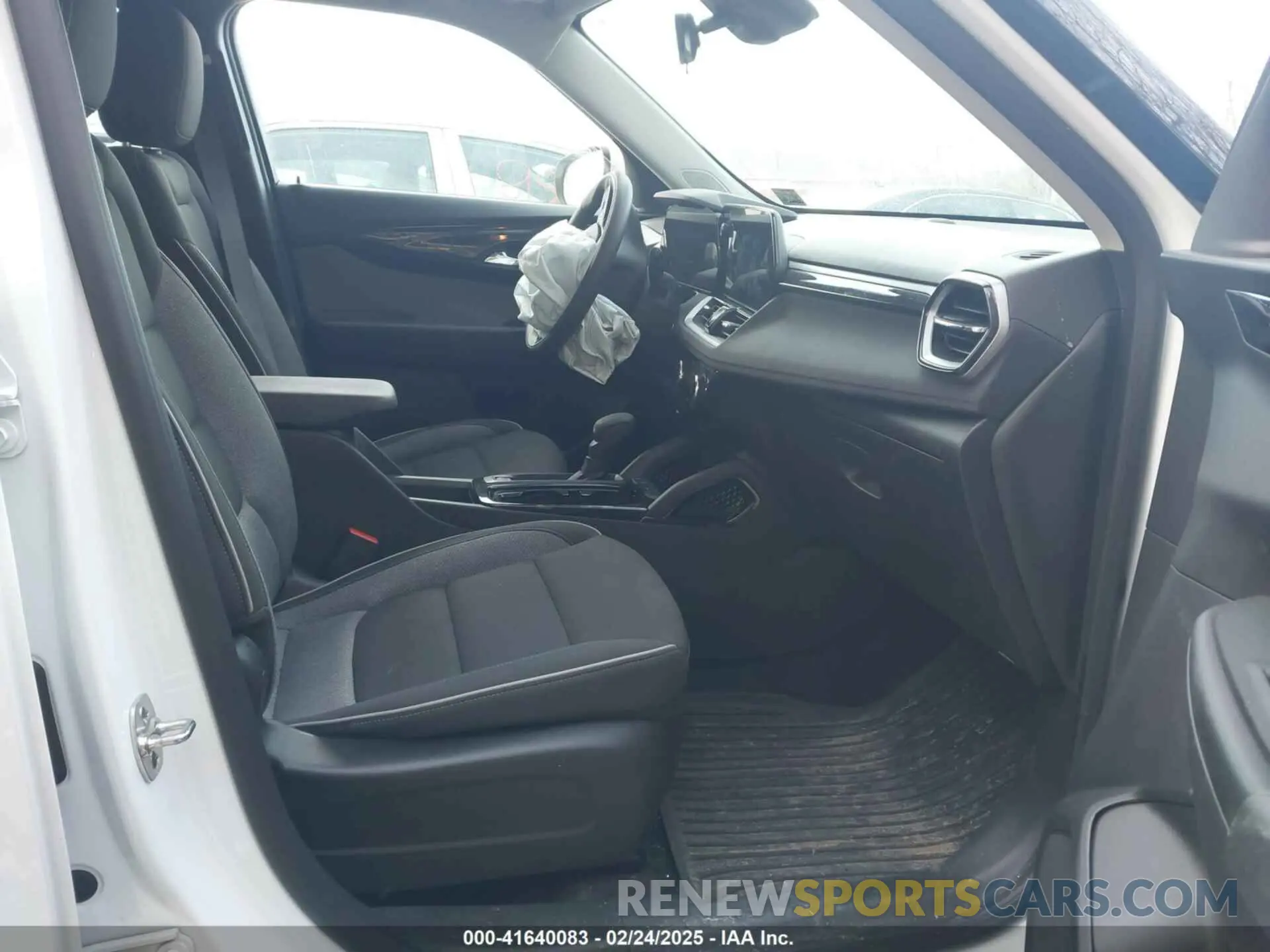 5 Photograph of a damaged car KL79MPS27RB203825 CHEVROLET TRAILBLAZER 2024