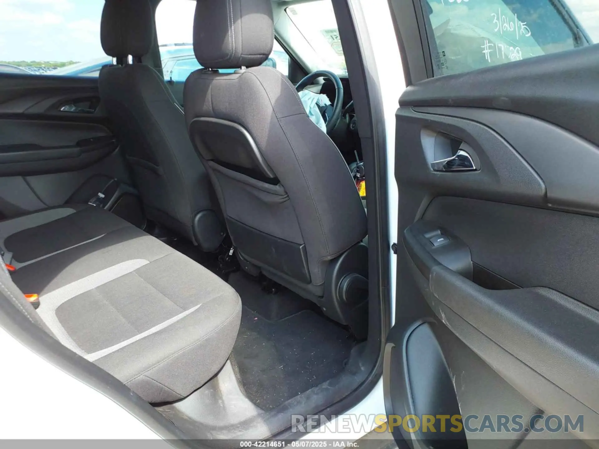 8 Photograph of a damaged car KL79MPSL4RB120653 CHEVROLET TRAILBLAZER 2024