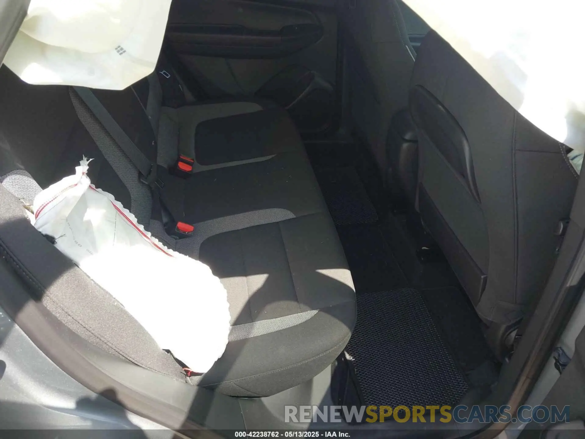 8 Photograph of a damaged car KL79MPSL6RB112716 CHEVROLET TRAILBLAZER 2024