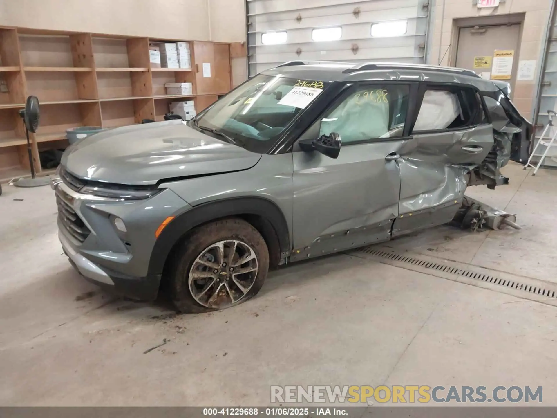 2 Photograph of a damaged car KL79MPSL6RB136546 CHEVROLET TRAILBLAZER 2024