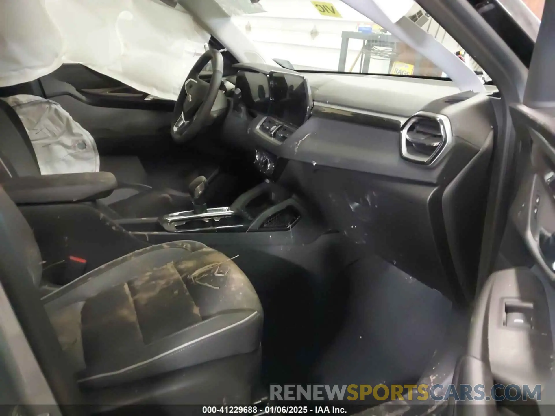5 Photograph of a damaged car KL79MPSL6RB136546 CHEVROLET TRAILBLAZER 2024