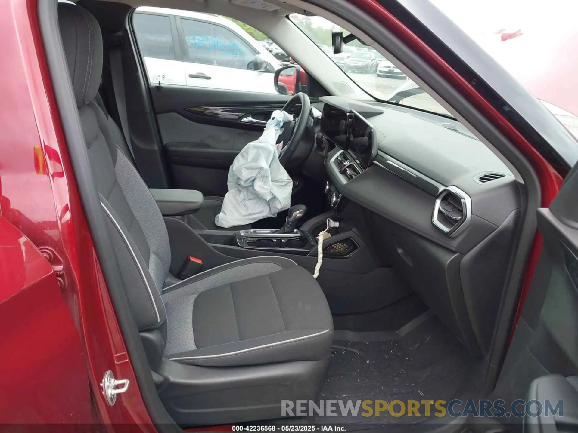 5 Photograph of a damaged car KL79MRSL2RB103815 CHEVROLET TRAILBLAZER 2024