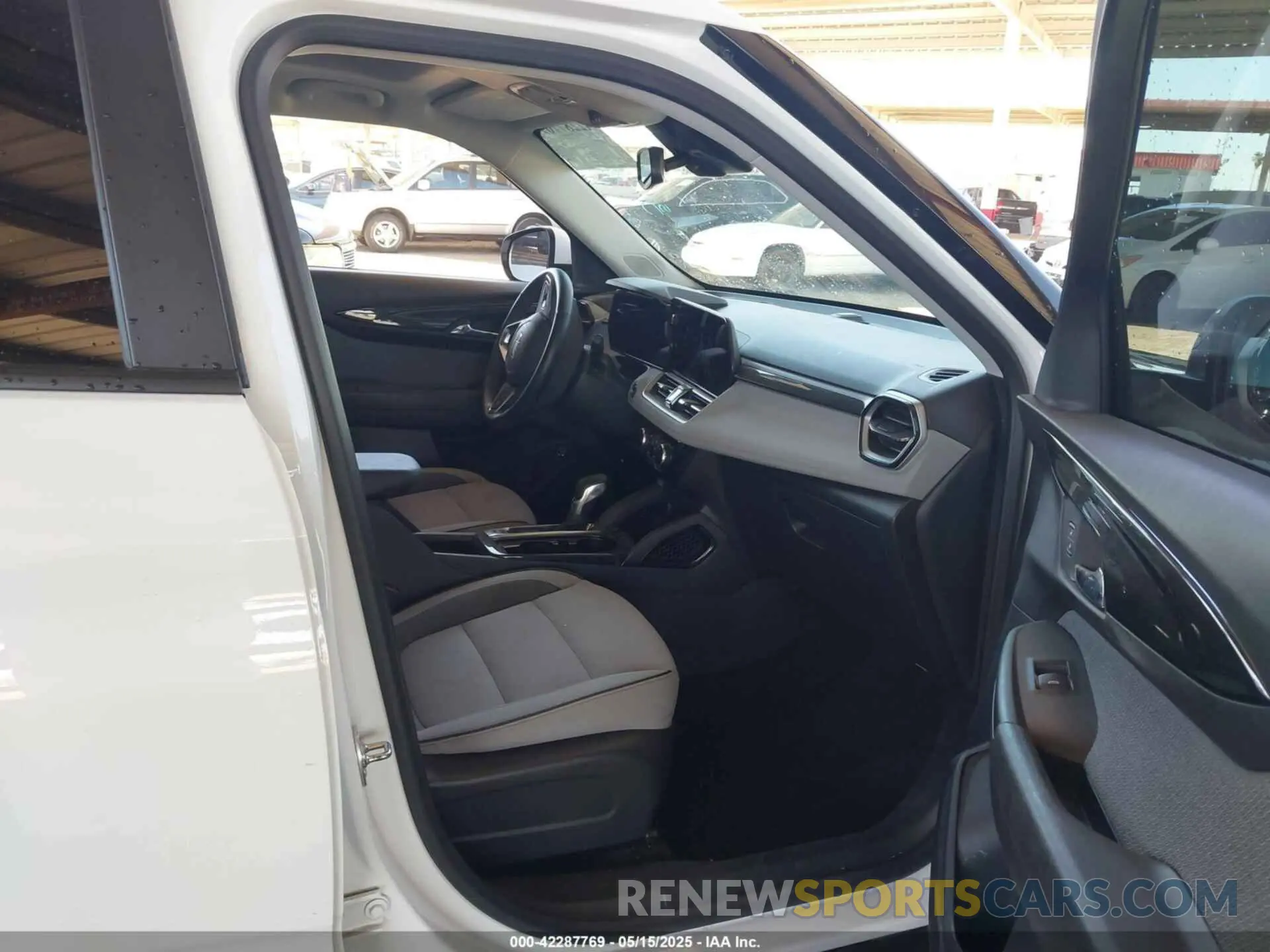 5 Photograph of a damaged car KL79MRSL5RB077405 CHEVROLET TRAILBLAZER 2024