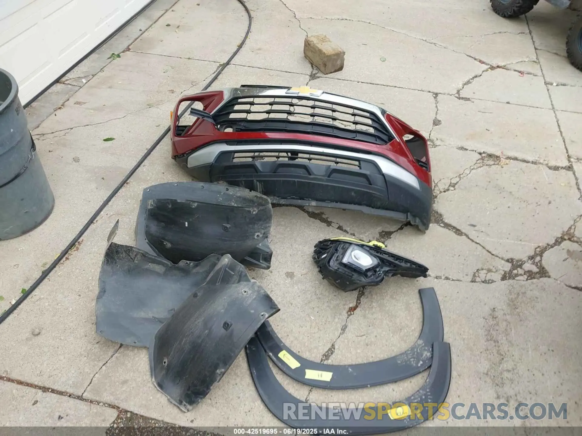 12 Photograph of a damaged car KL79MRSL5RB108524 CHEVROLET TRAILBLAZER 2024