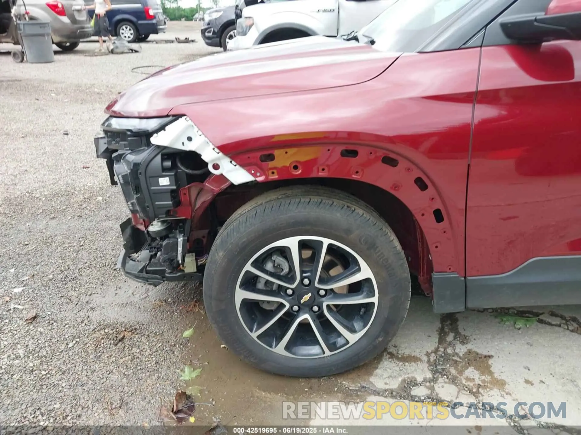 19 Photograph of a damaged car KL79MRSL5RB108524 CHEVROLET TRAILBLAZER 2024