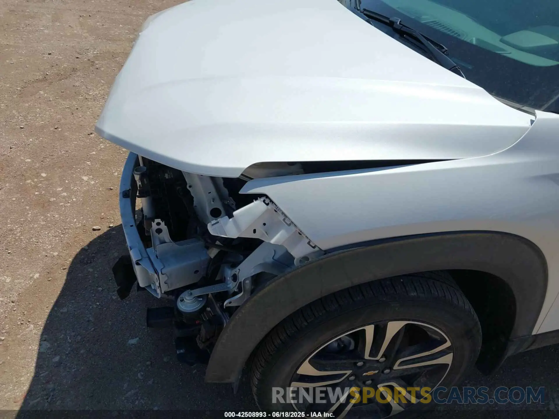 18 Photograph of a damaged car KL79MRSL9RB062874 CHEVROLET TRAILBLAZER 2024