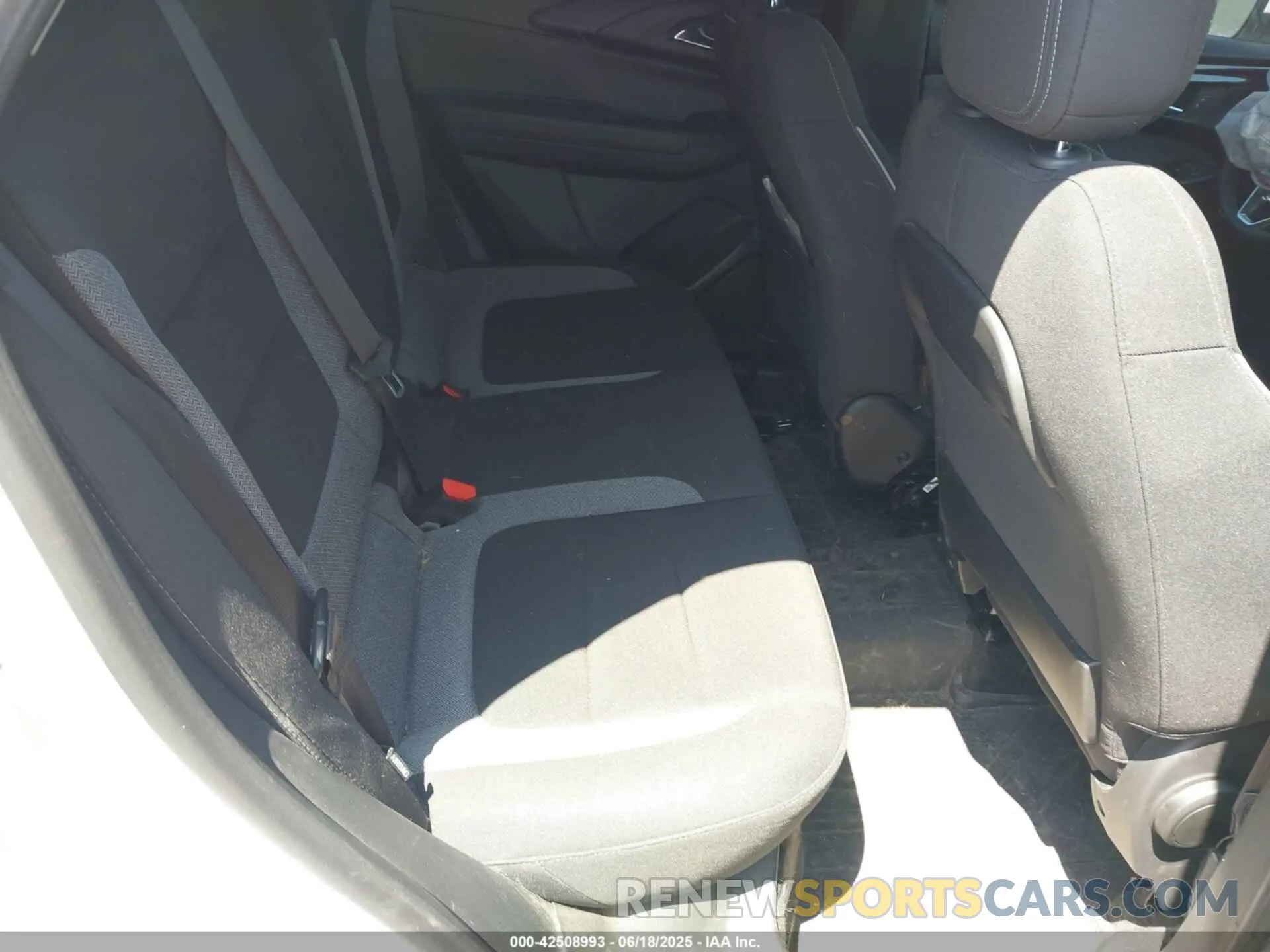 8 Photograph of a damaged car KL79MRSL9RB062874 CHEVROLET TRAILBLAZER 2024