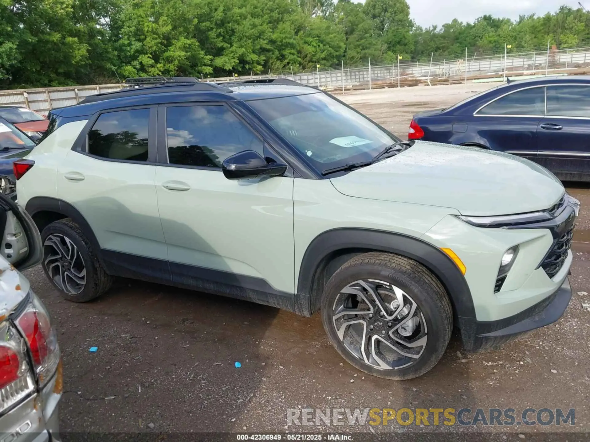 13 Photograph of a damaged car KL79MUSL5RB117985 CHEVROLET TRAILBLAZER 2024