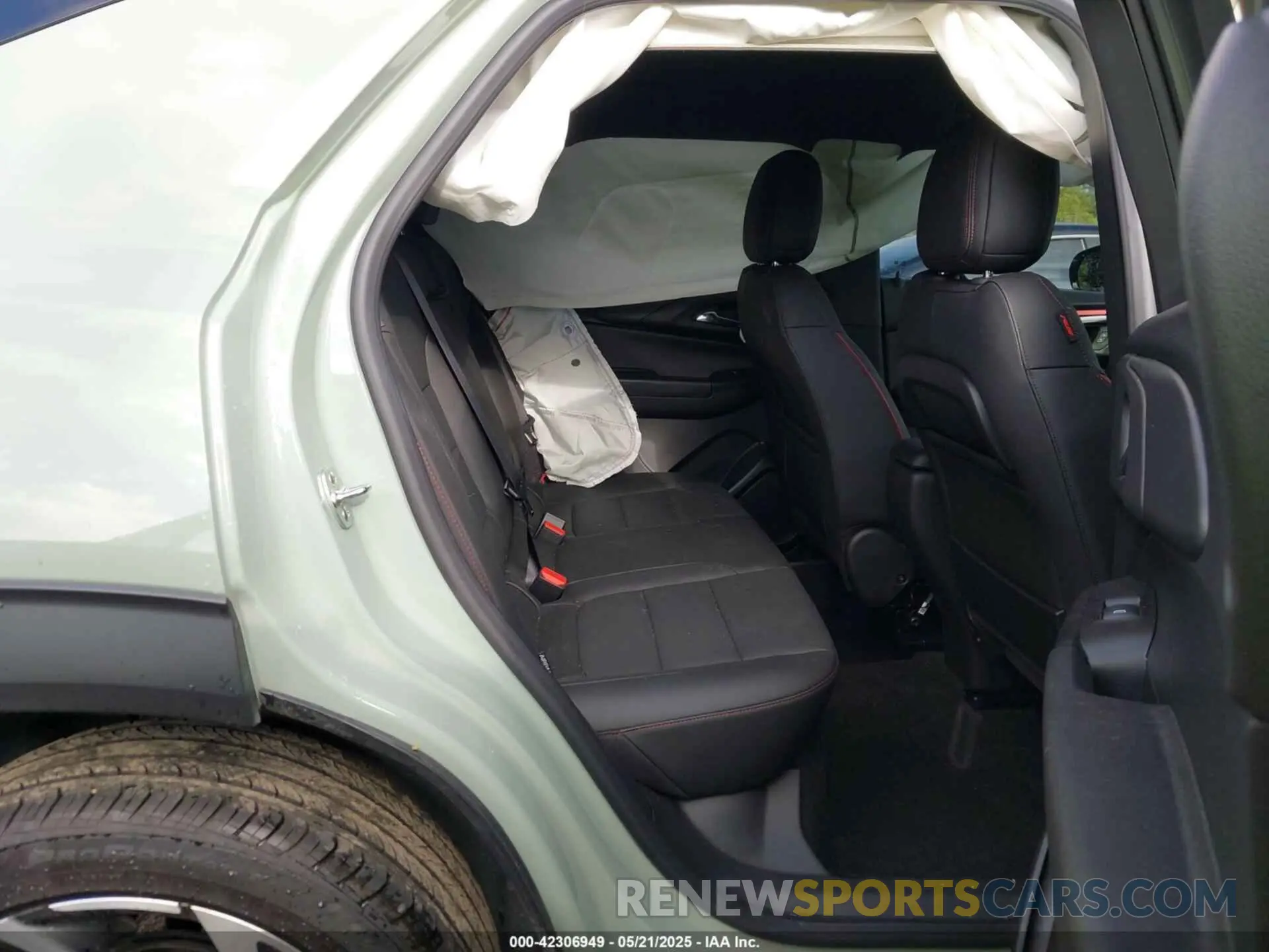 8 Photograph of a damaged car KL79MUSL5RB117985 CHEVROLET TRAILBLAZER 2024