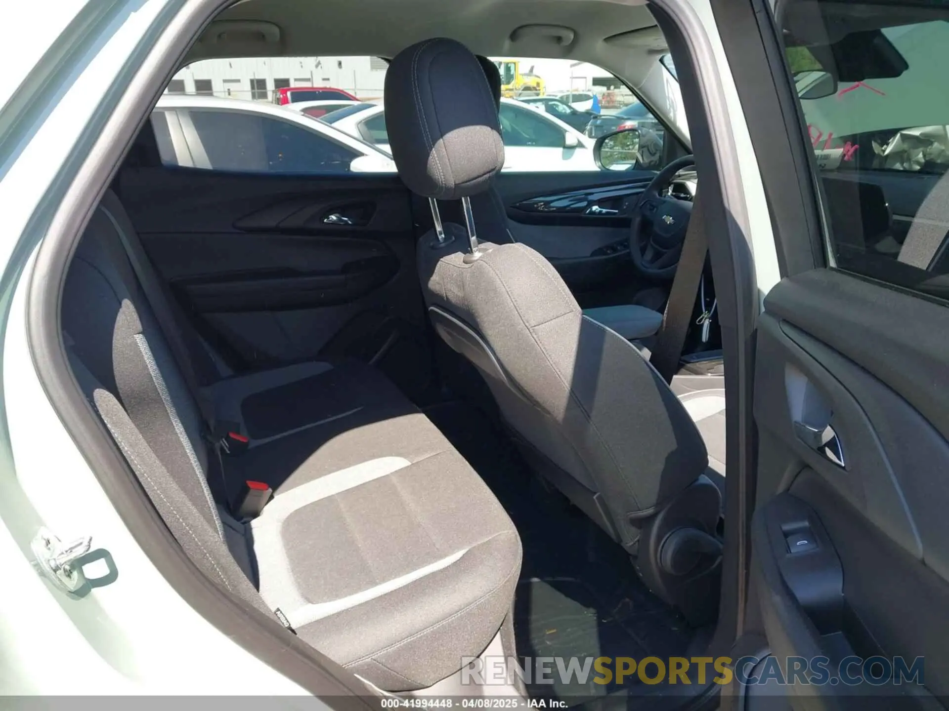 8 Photograph of a damaged car KL79MMSP2SB122568 CHEVROLET TRAILBLAZER 2025