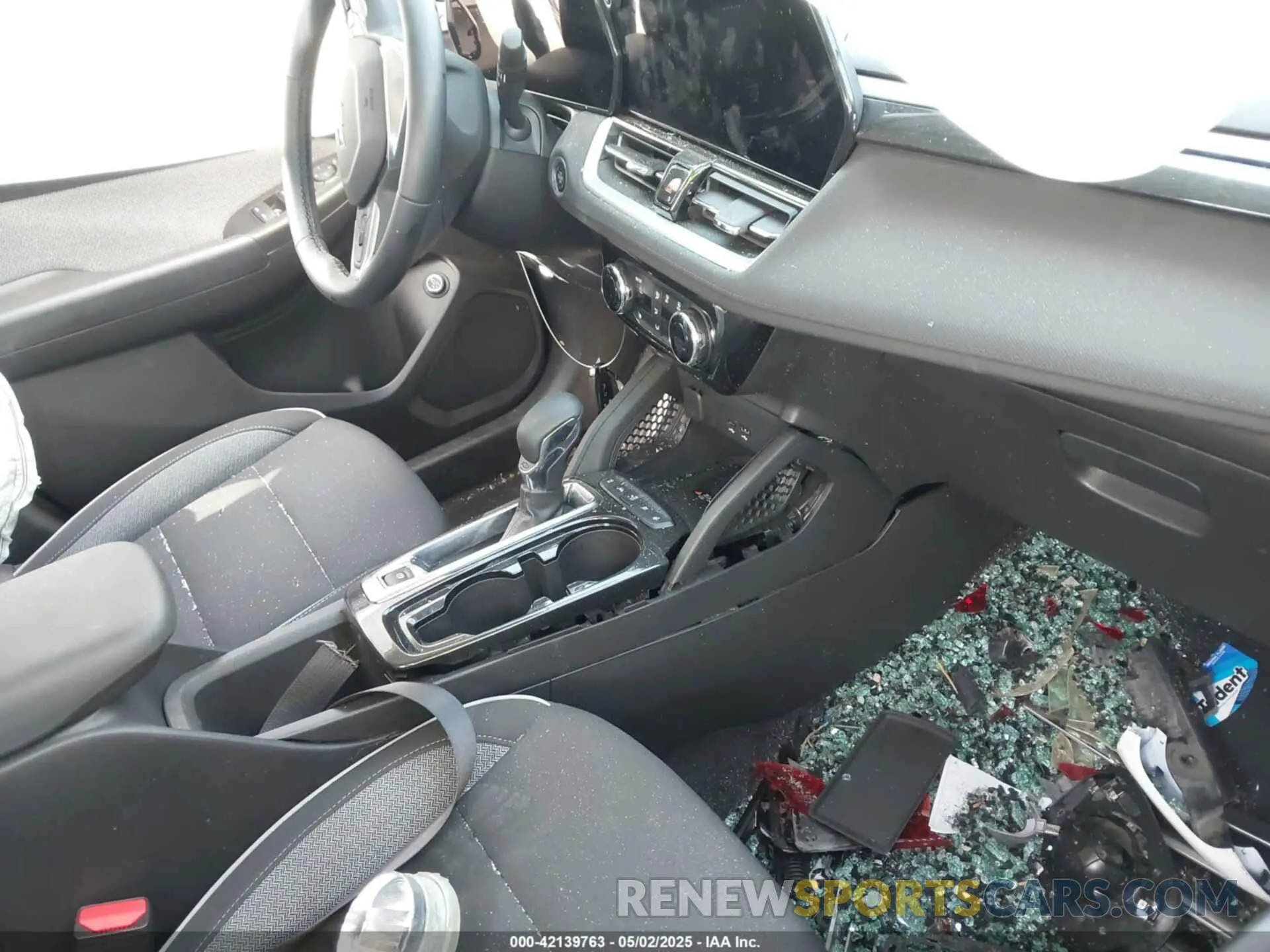 5 Photograph of a damaged car KL79MPSL5SB054832 CHEVROLET TRAILBLAZER 2025