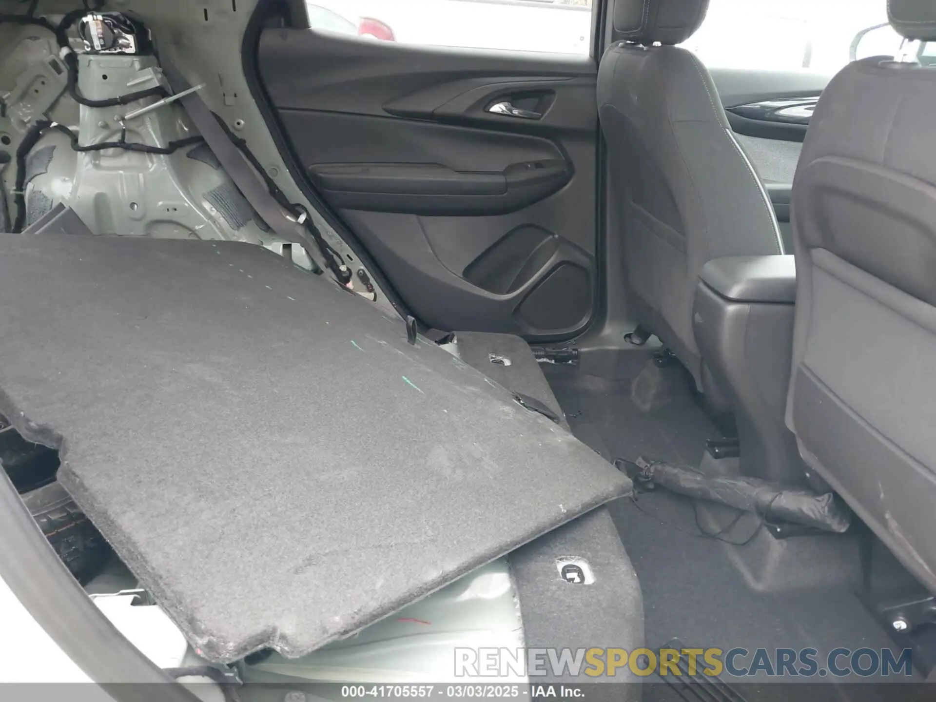 8 Photograph of a damaged car KL79MPSL5SB111689 CHEVROLET TRAILBLAZER 2025