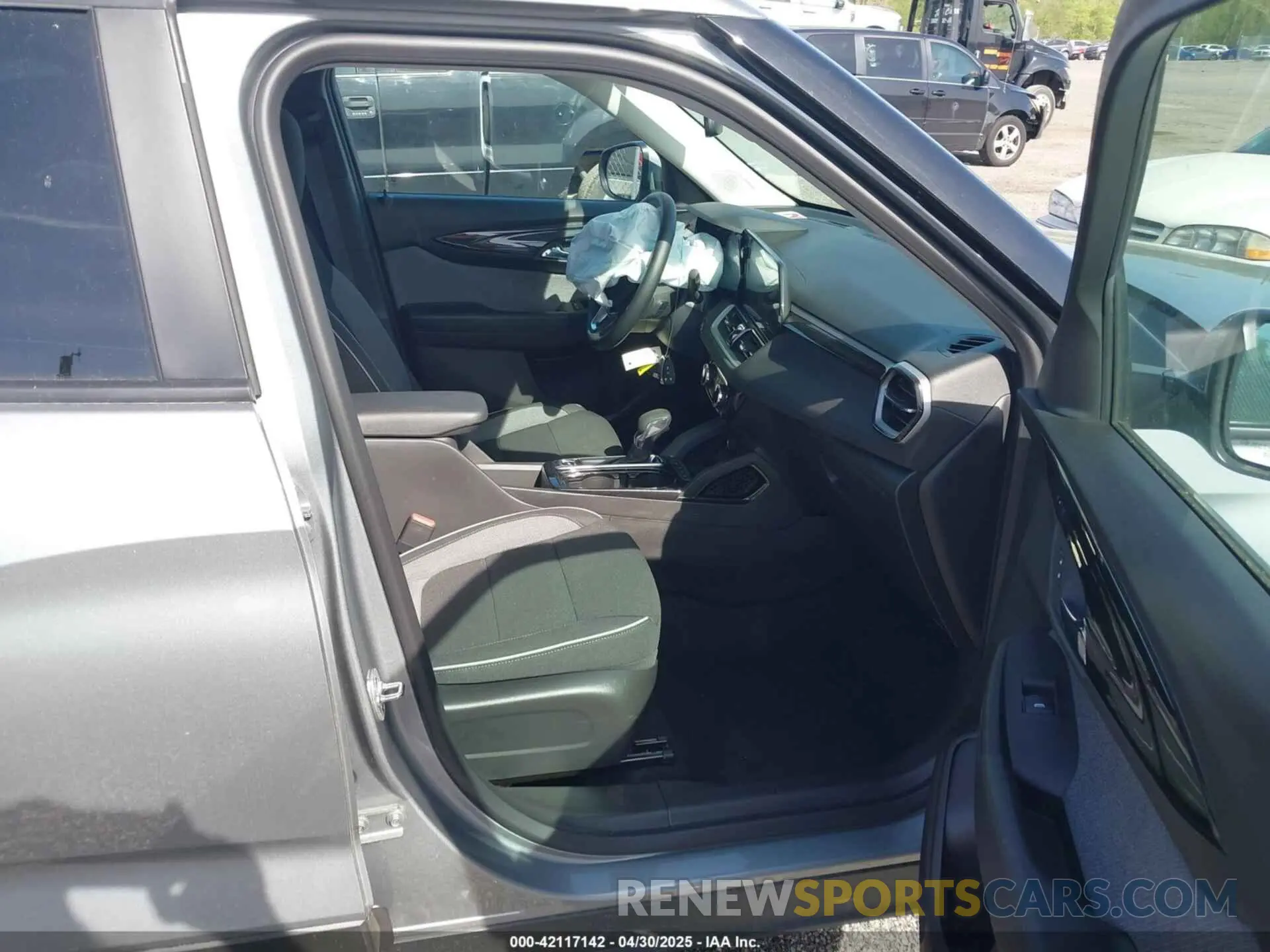 5 Photograph of a damaged car KL79MPSL8SB016270 CHEVROLET TRAILBLAZER 2025