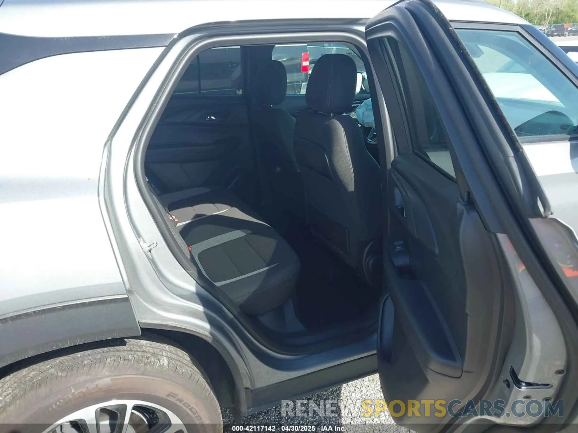 8 Photograph of a damaged car KL79MPSL8SB016270 CHEVROLET TRAILBLAZER 2025