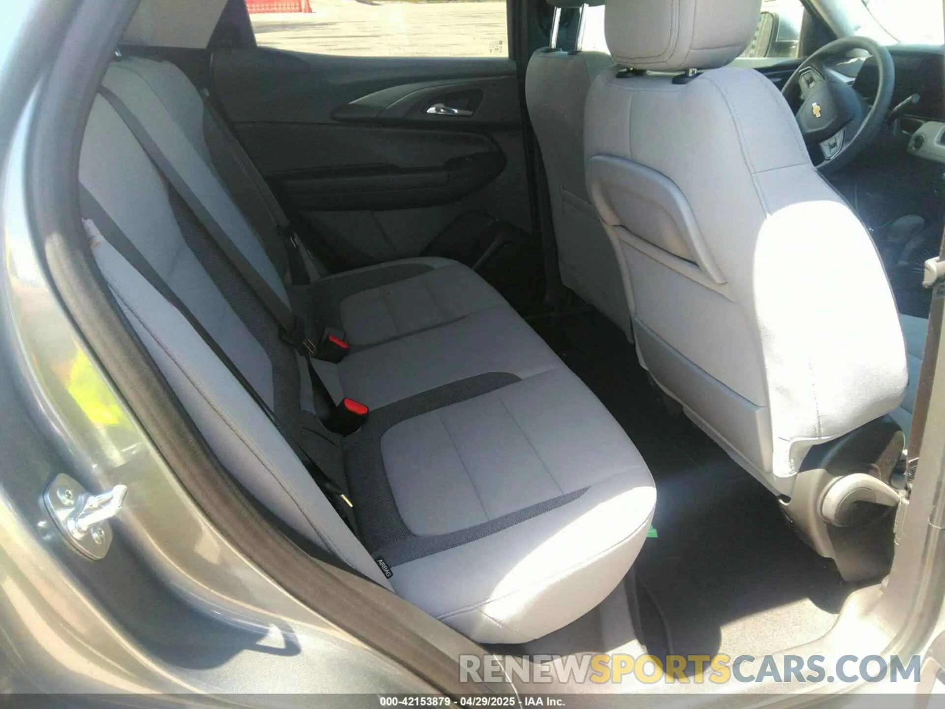 8 Photograph of a damaged car KL79MPSP1SB126354 CHEVROLET TRAILBLAZER 2025