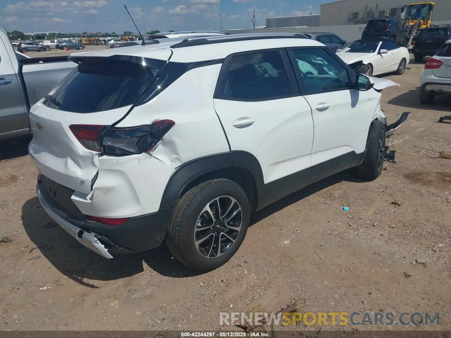 4 Photograph of a damaged car KL79MPSP8SB086368 CHEVROLET TRAILBLAZER 2025