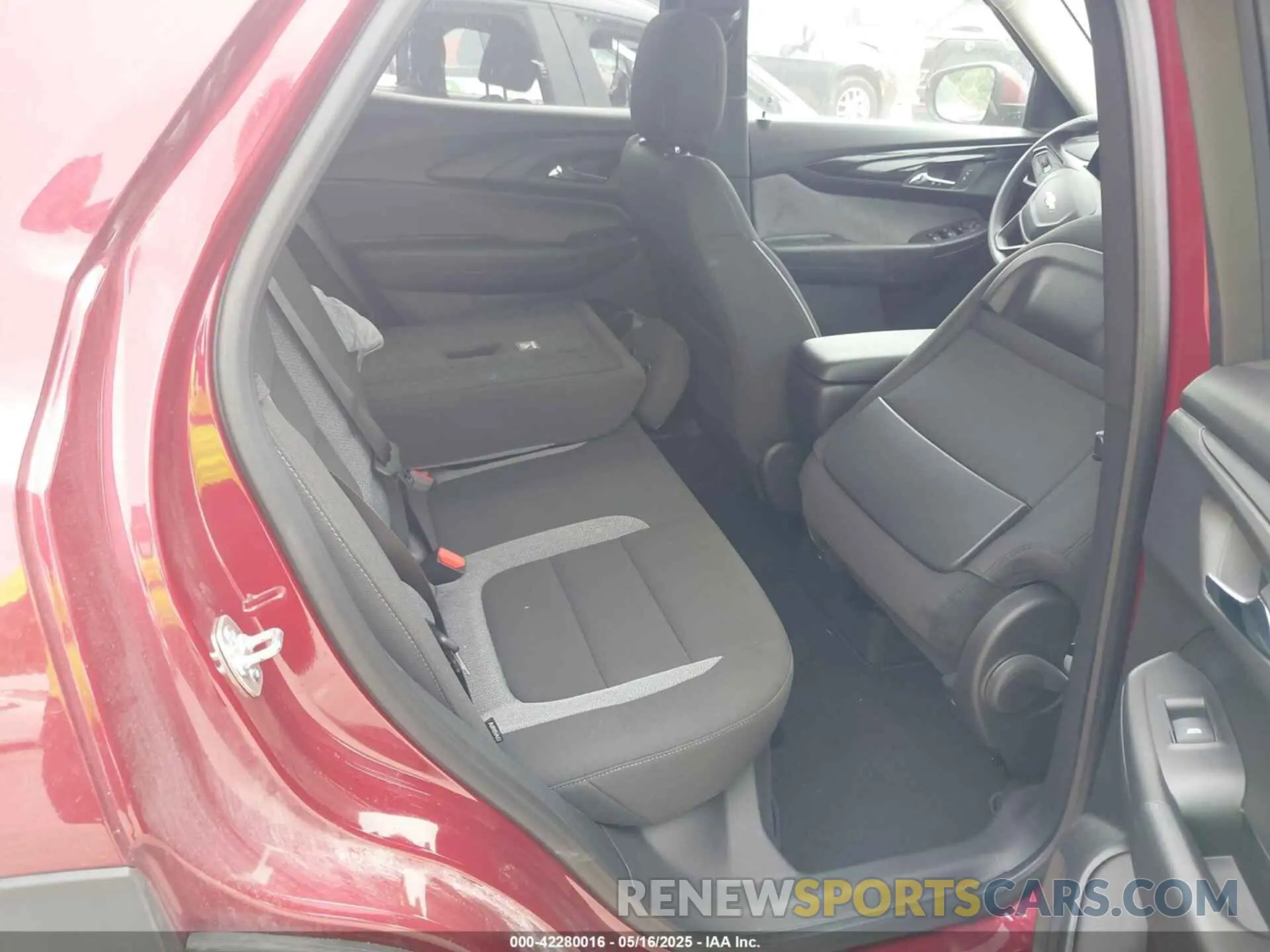 8 Photograph of a damaged car KL79MPSP8SB124648 CHEVROLET TRAILBLAZER 2025