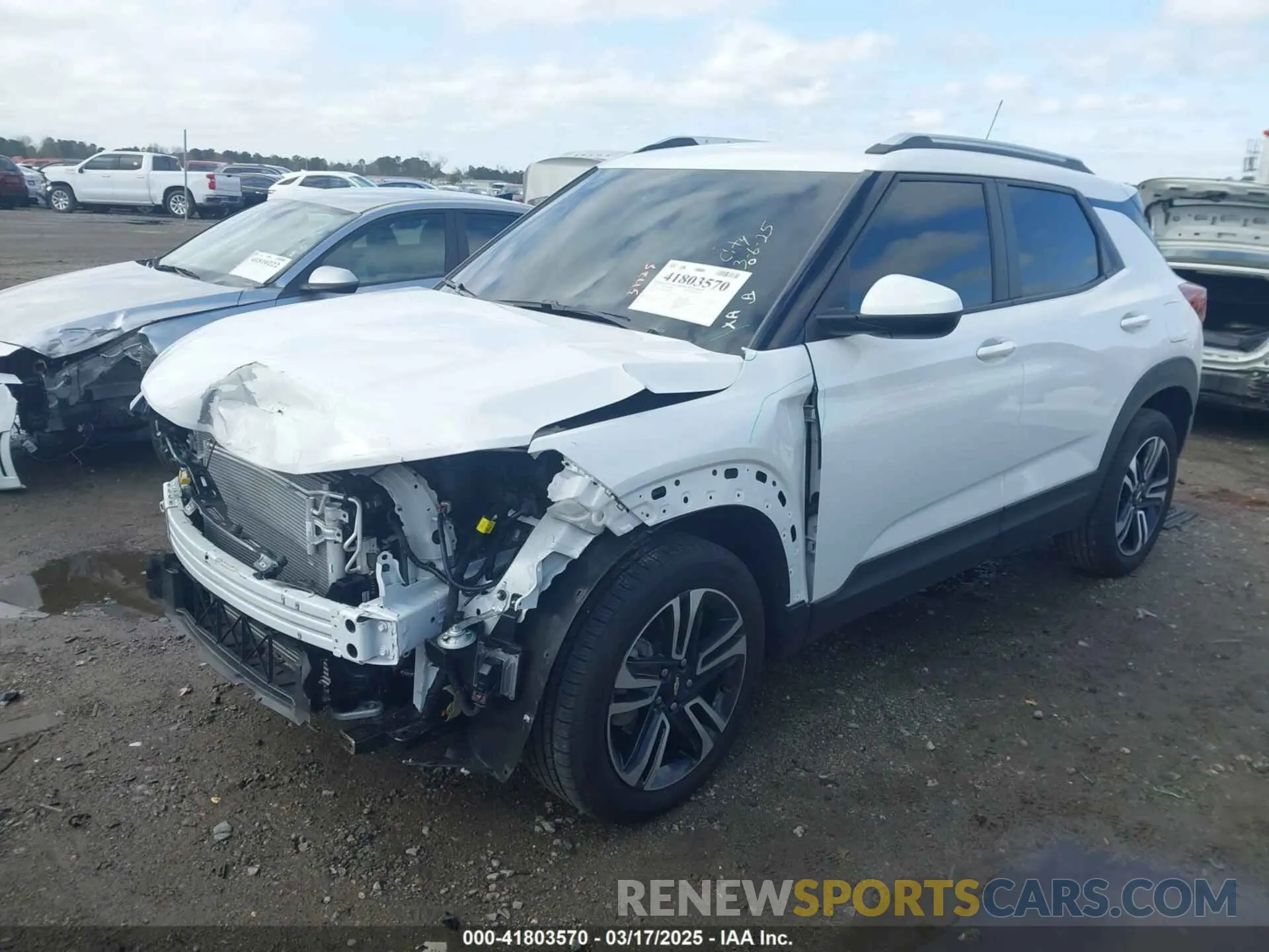 2 Photograph of a damaged car KL79MPSP9SB020413 CHEVROLET TRAILBLAZER 2025